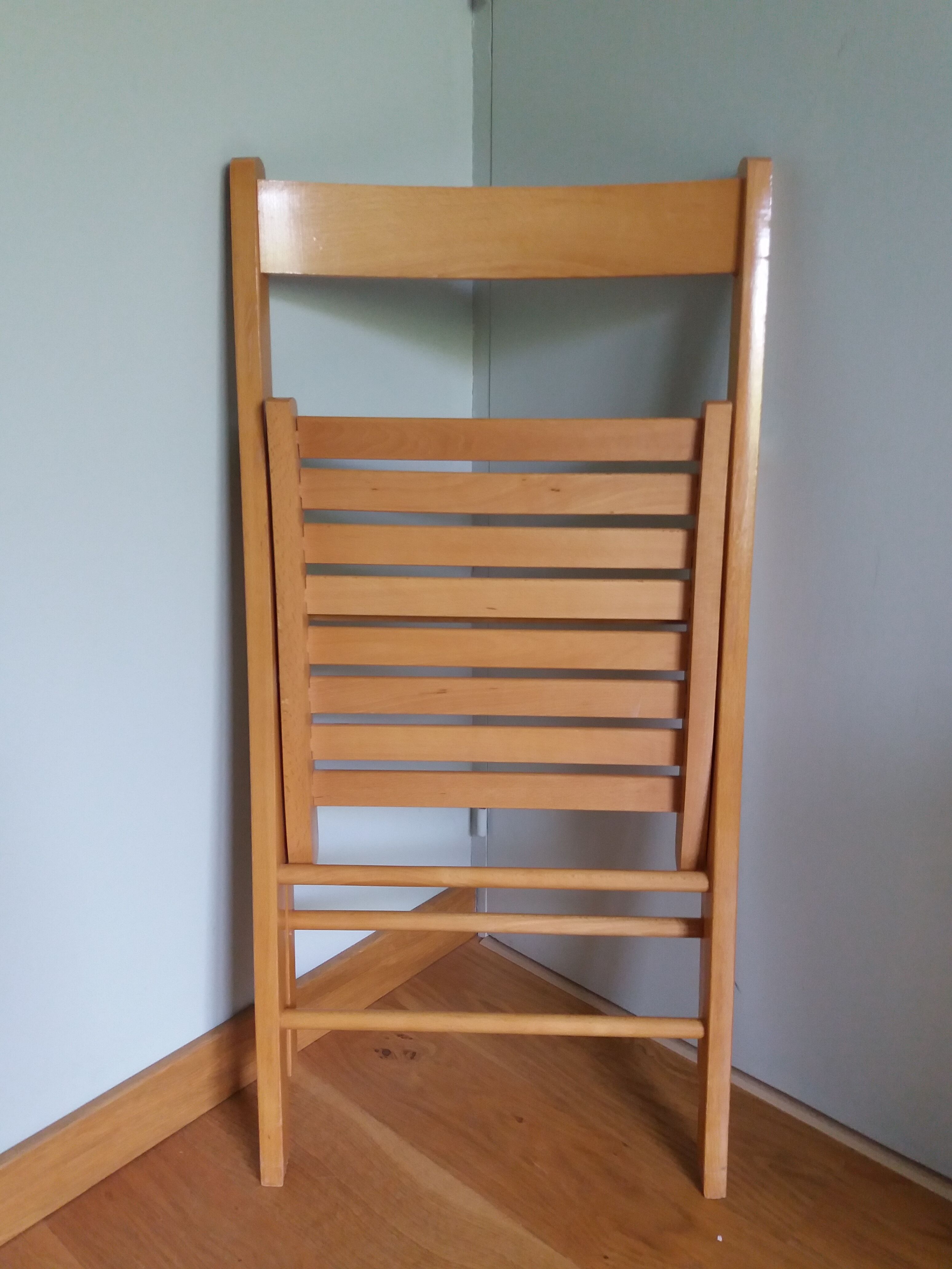 Wooden folding chair