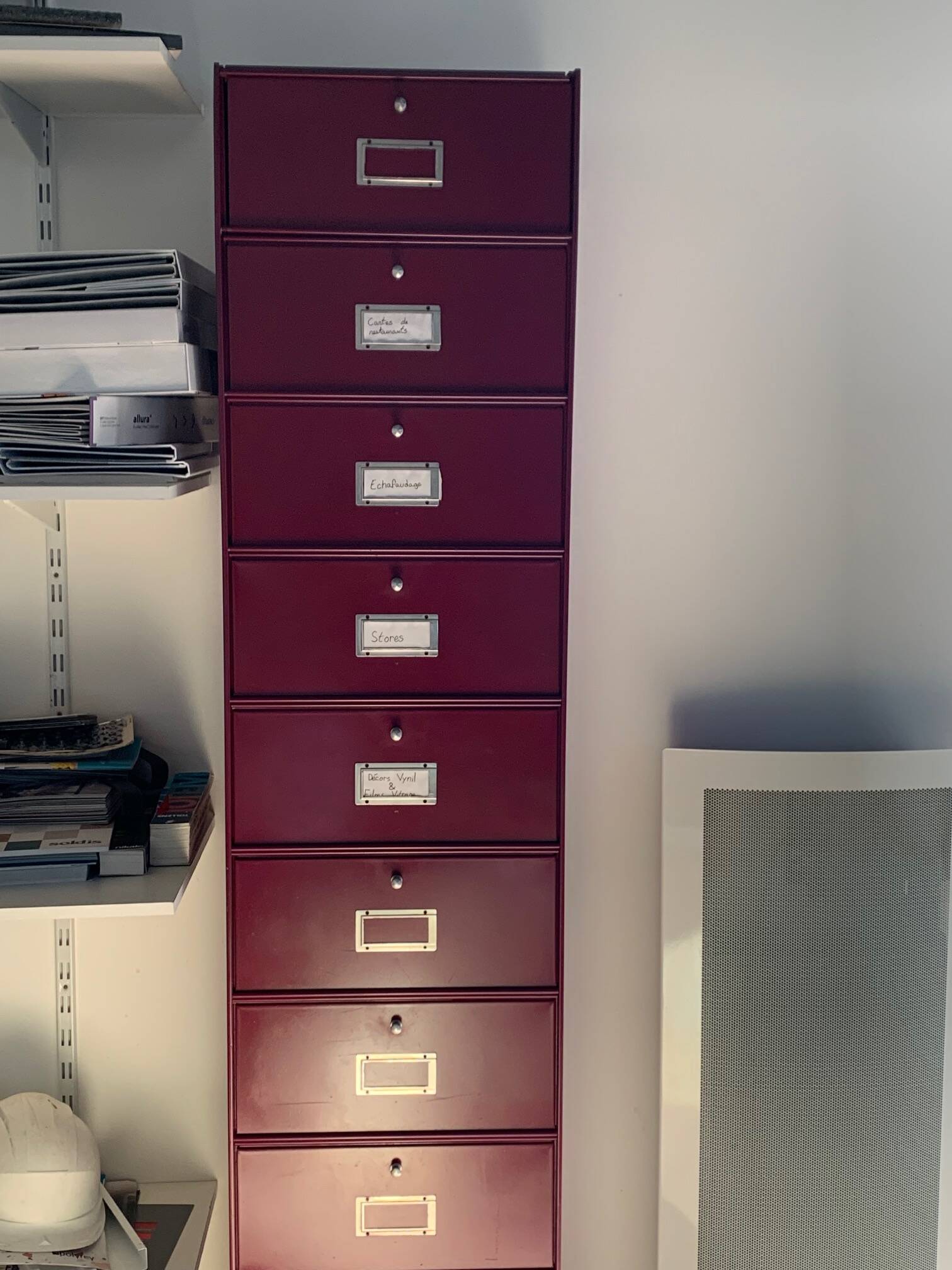 "Roneo" flap column furniture