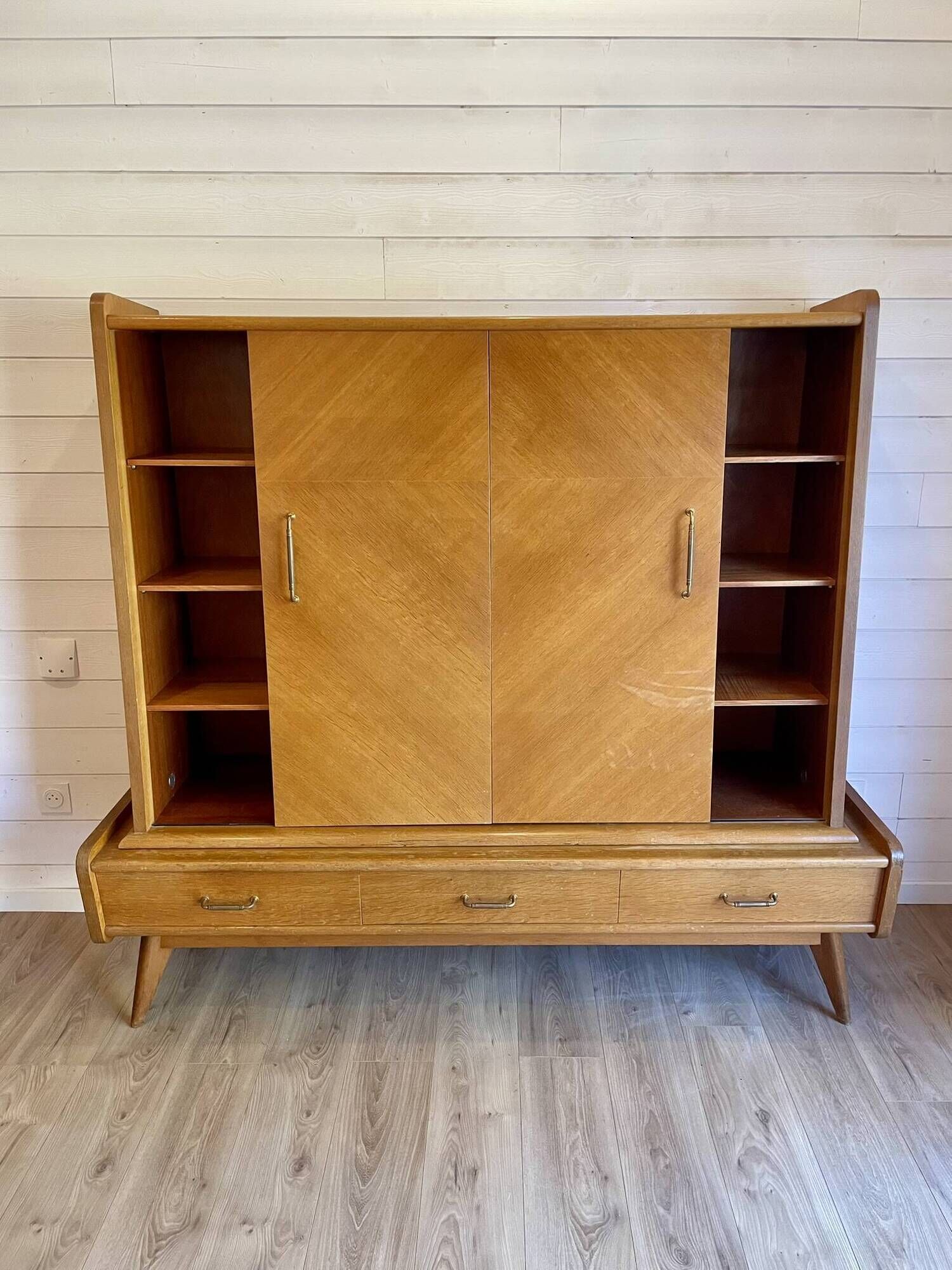 Vintage oak grand buffet Mid-Century Scandinavian with tapered legs from the 50s/70s.