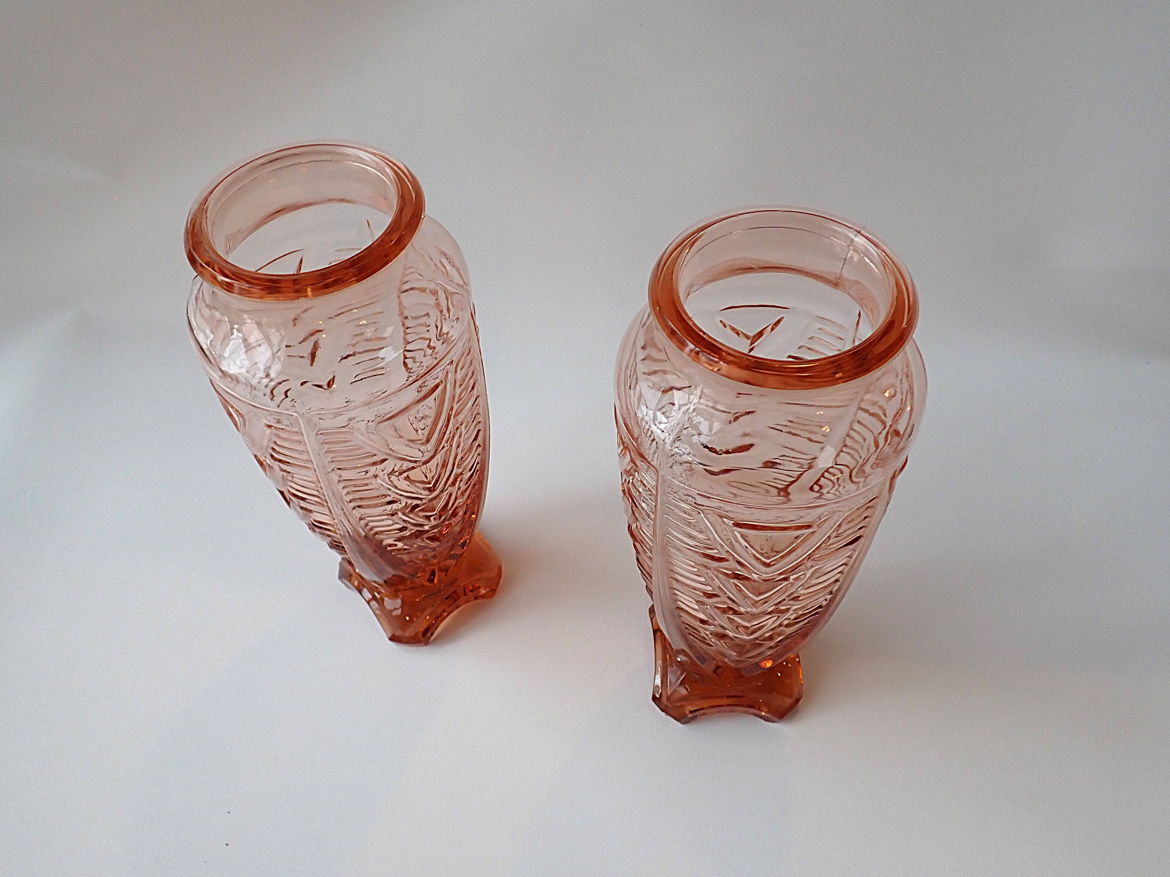 Vases en verre épais rose transparent - style géométrique art déco