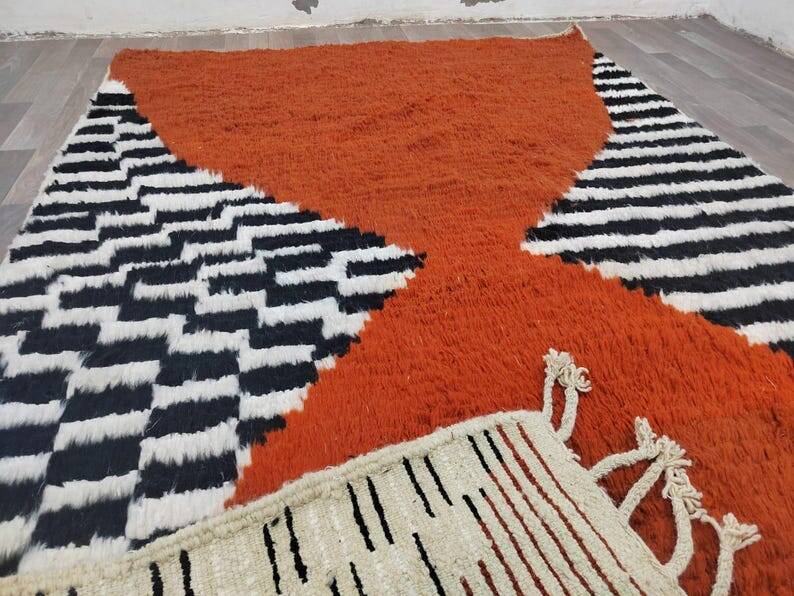 Azilal rug woven in natural wool 250cm x 150cm