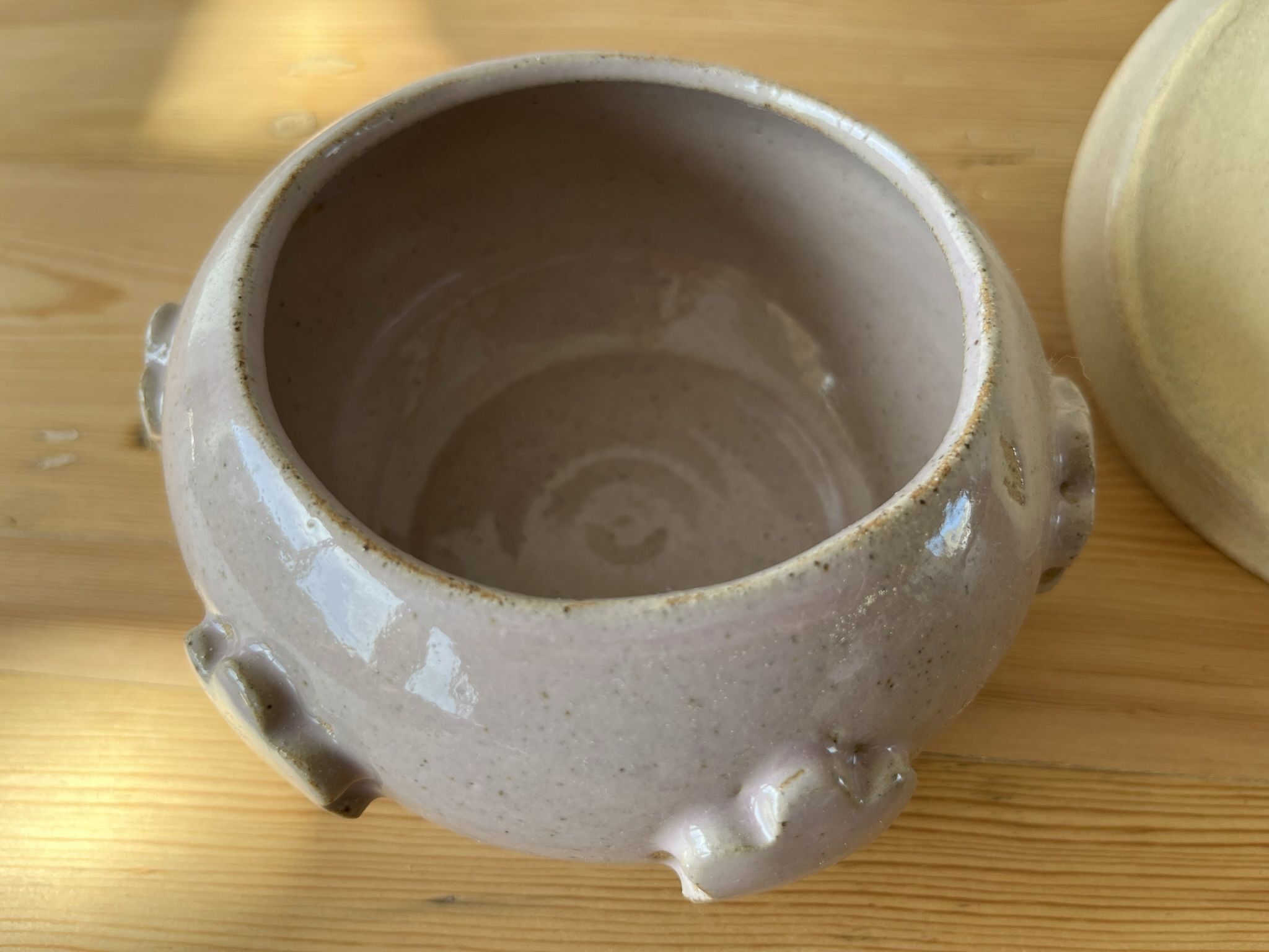 Tasse, sous-tasse et sucrier en céramique