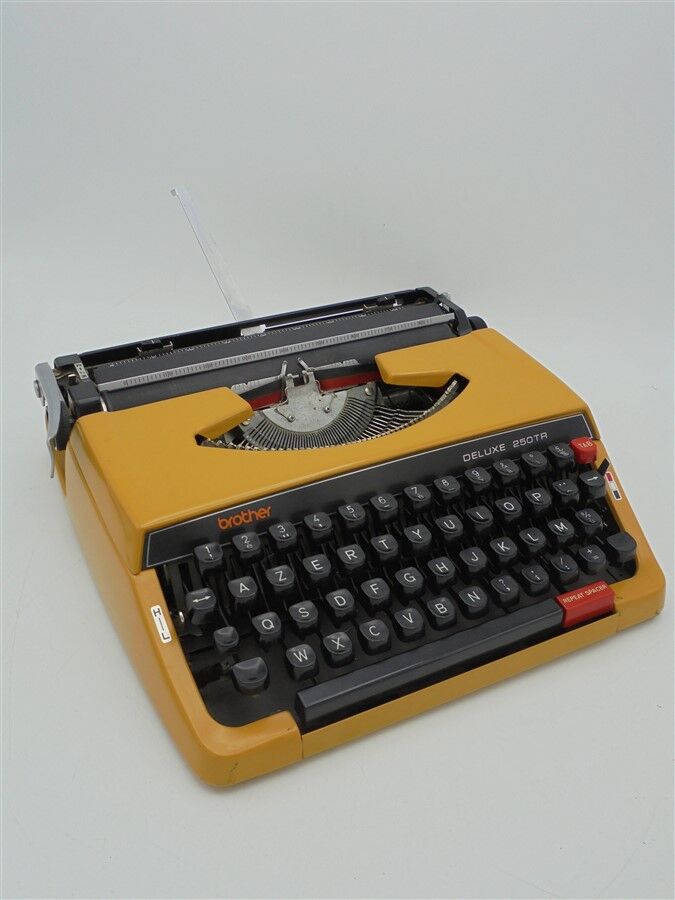 Brother Deluxe 250TR typewriter