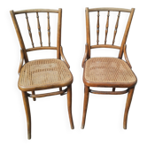 Lot de 2 chaises bistrot anciennes. Bois courbé et tourné.