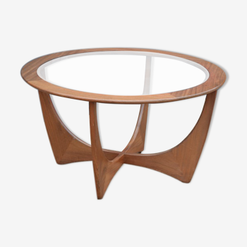 Table basse par Victor Wilkins