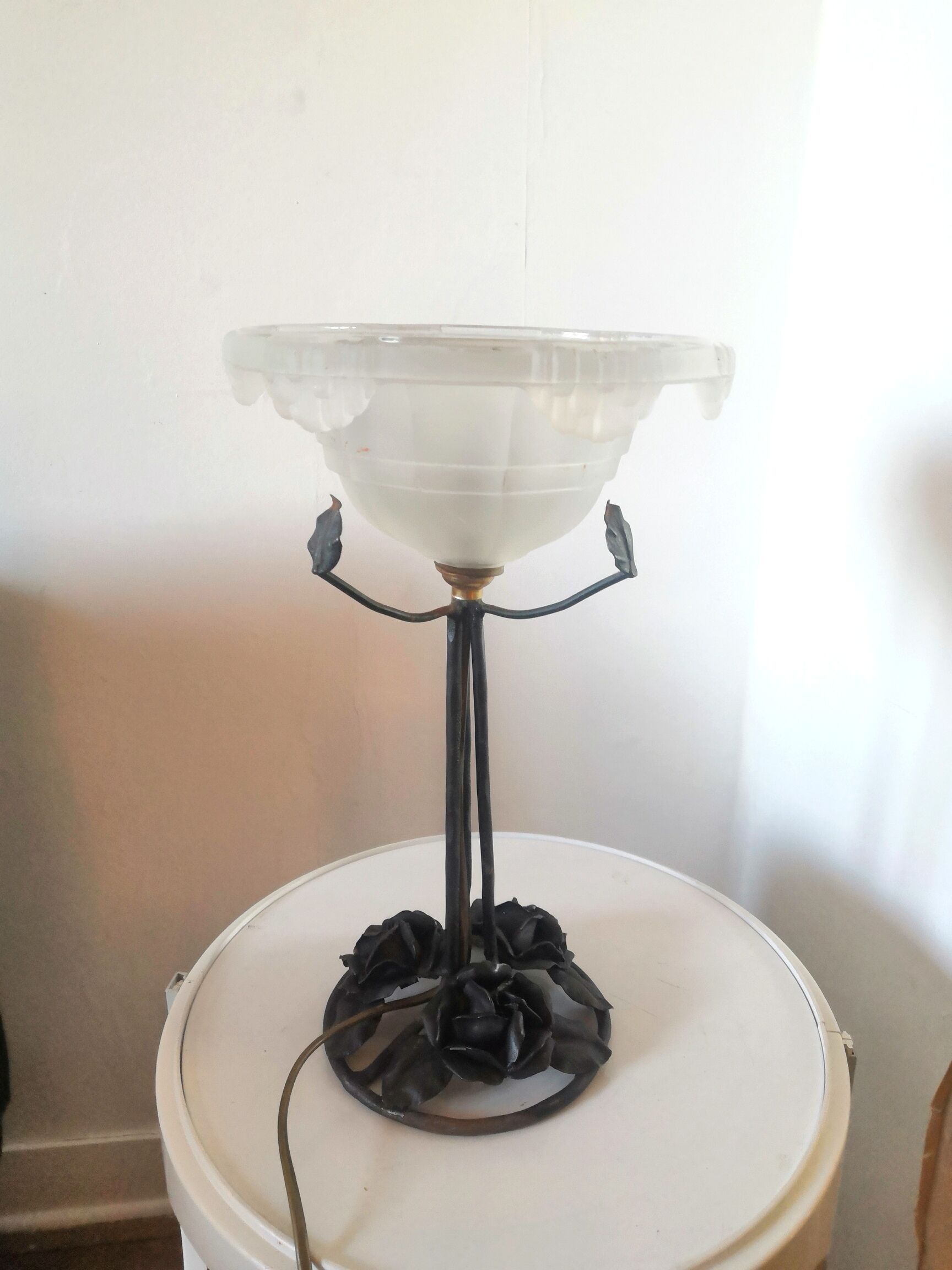 Vintage lamp frosted basin foot with floral decoration design 60s - 70s