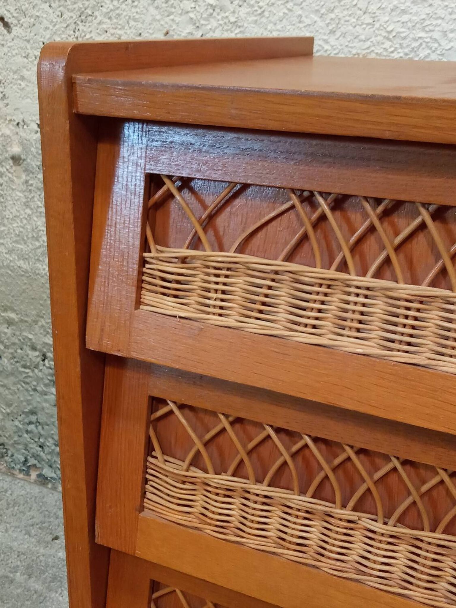 Wooden and rattan chest of drawers from the 50s/60s
