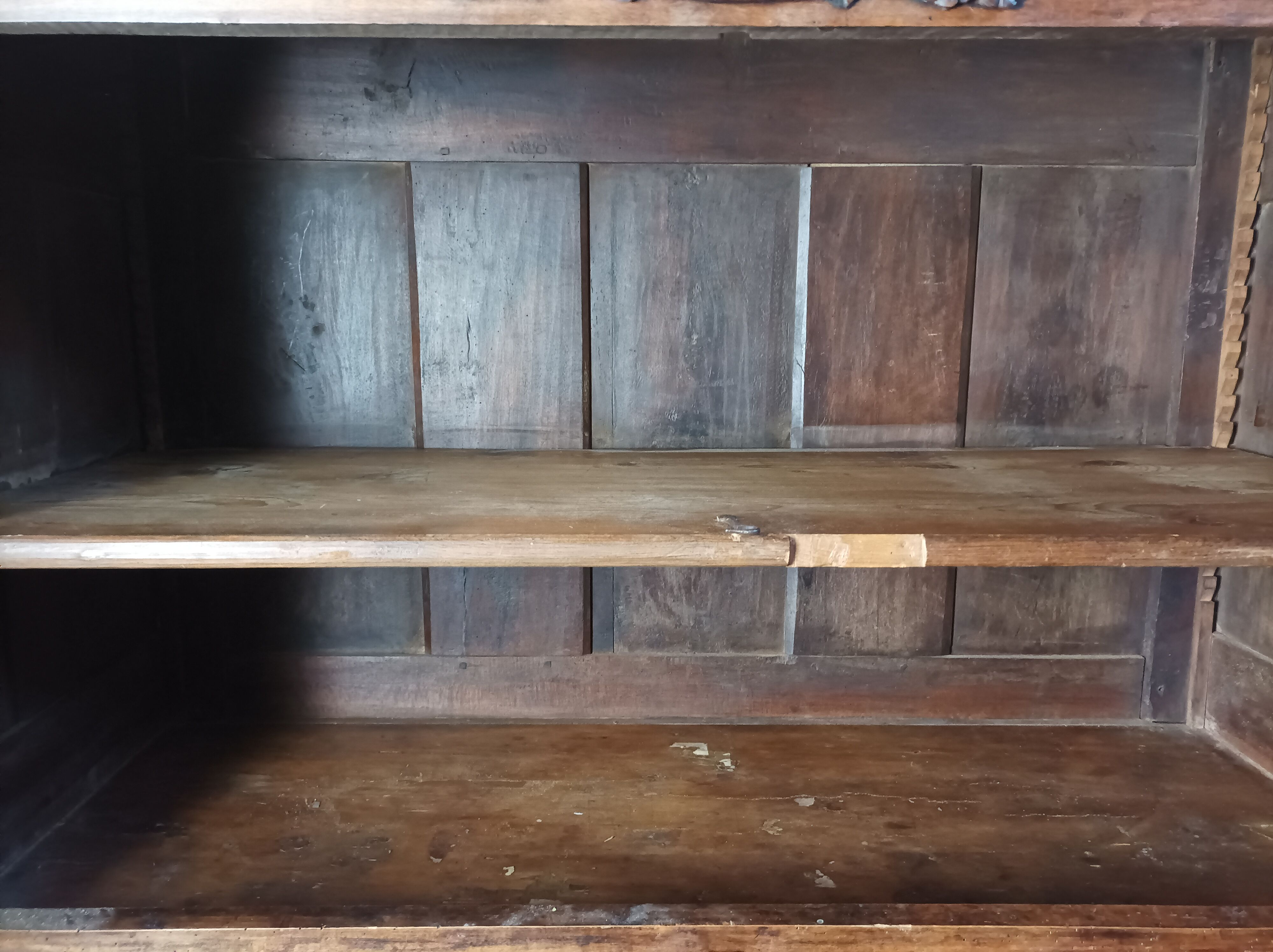 Louis XIII era sideboard in walnut
