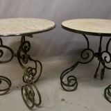 Paire de tables basses, d'appoint en fer forgé et marbre