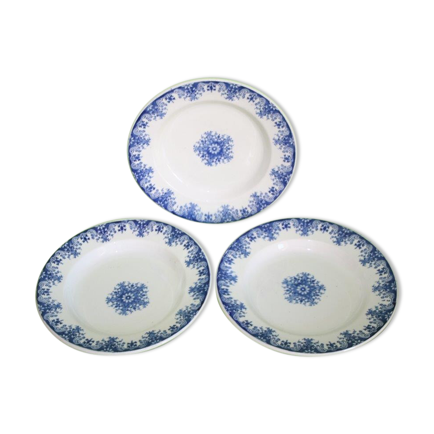 Set of 3 hollow plates in "Normandy" iron earth