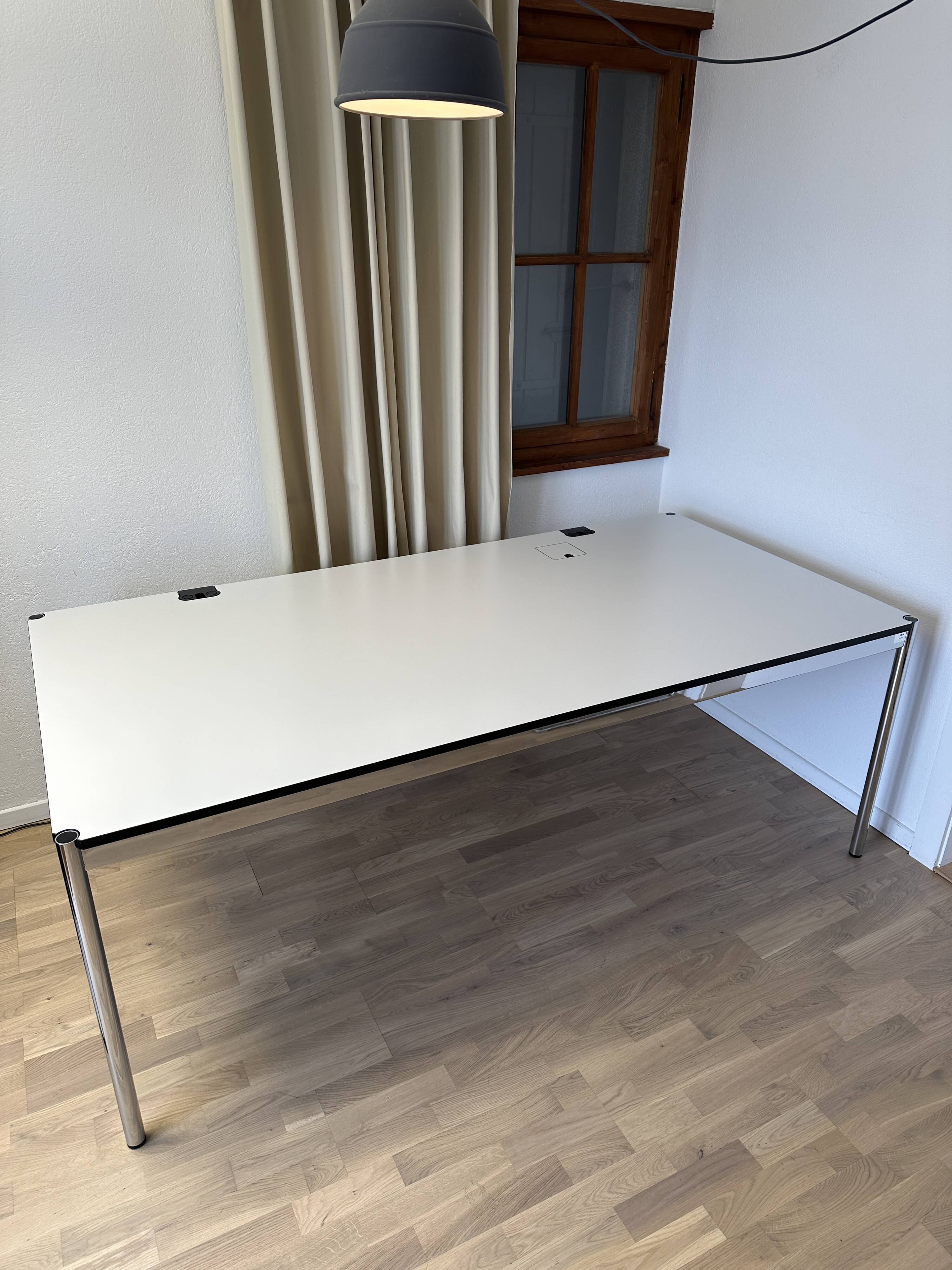 Usm haller advanced desk/table in pearl grey laminate