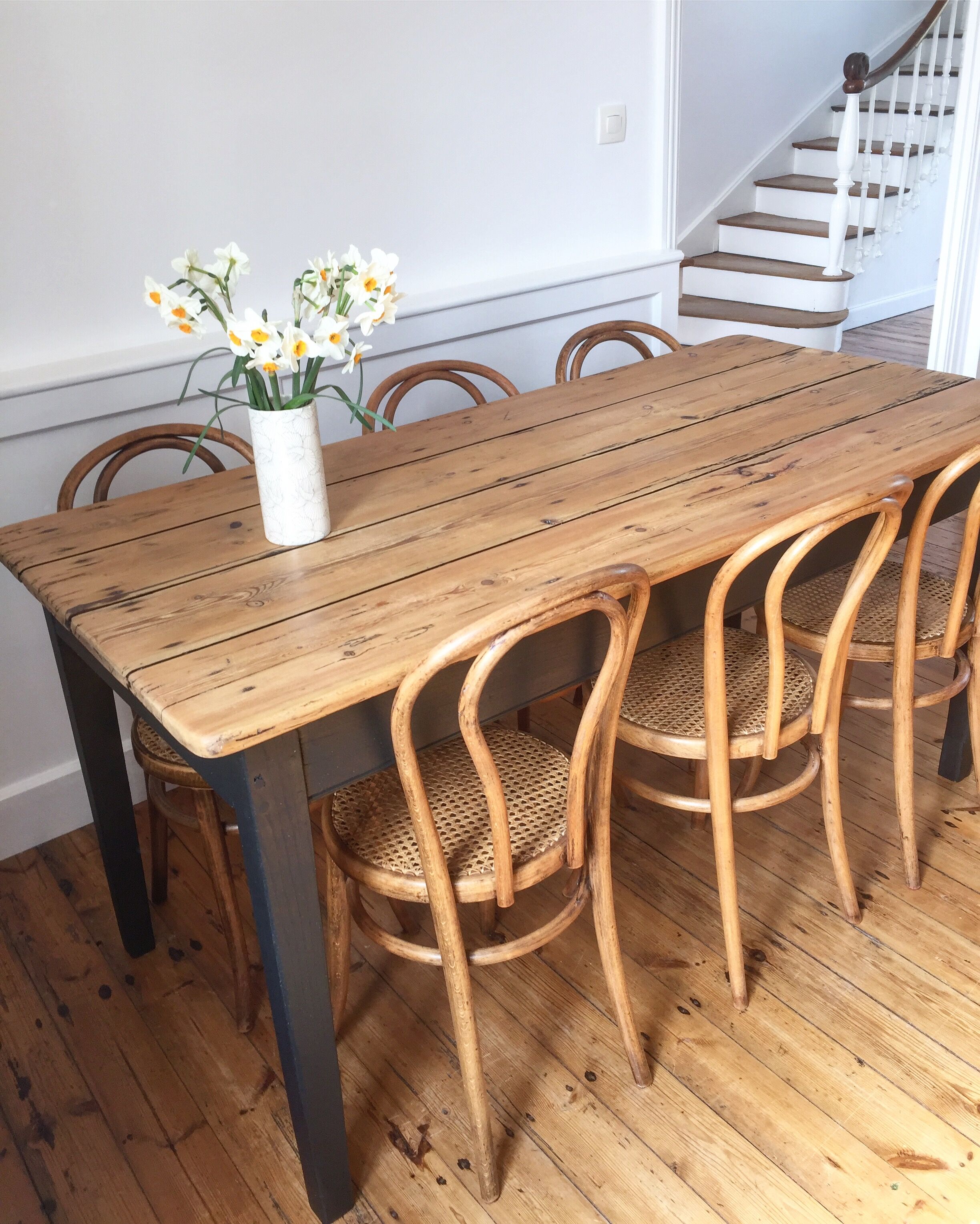Farm table