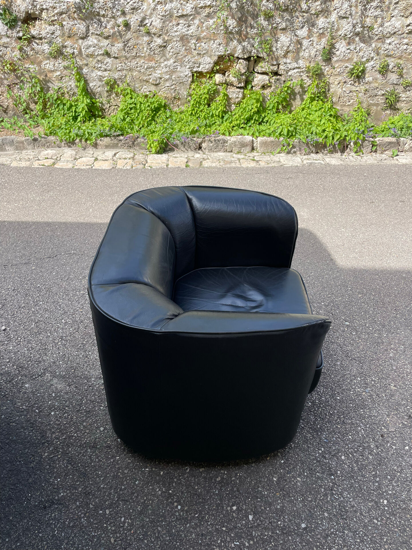 Paire fauteuils Tub cuir noir