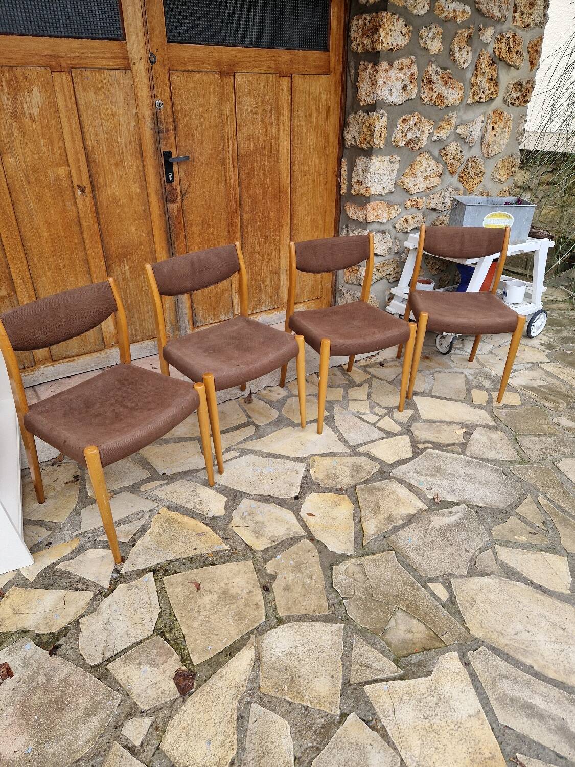4 chaises scandinaves vintage