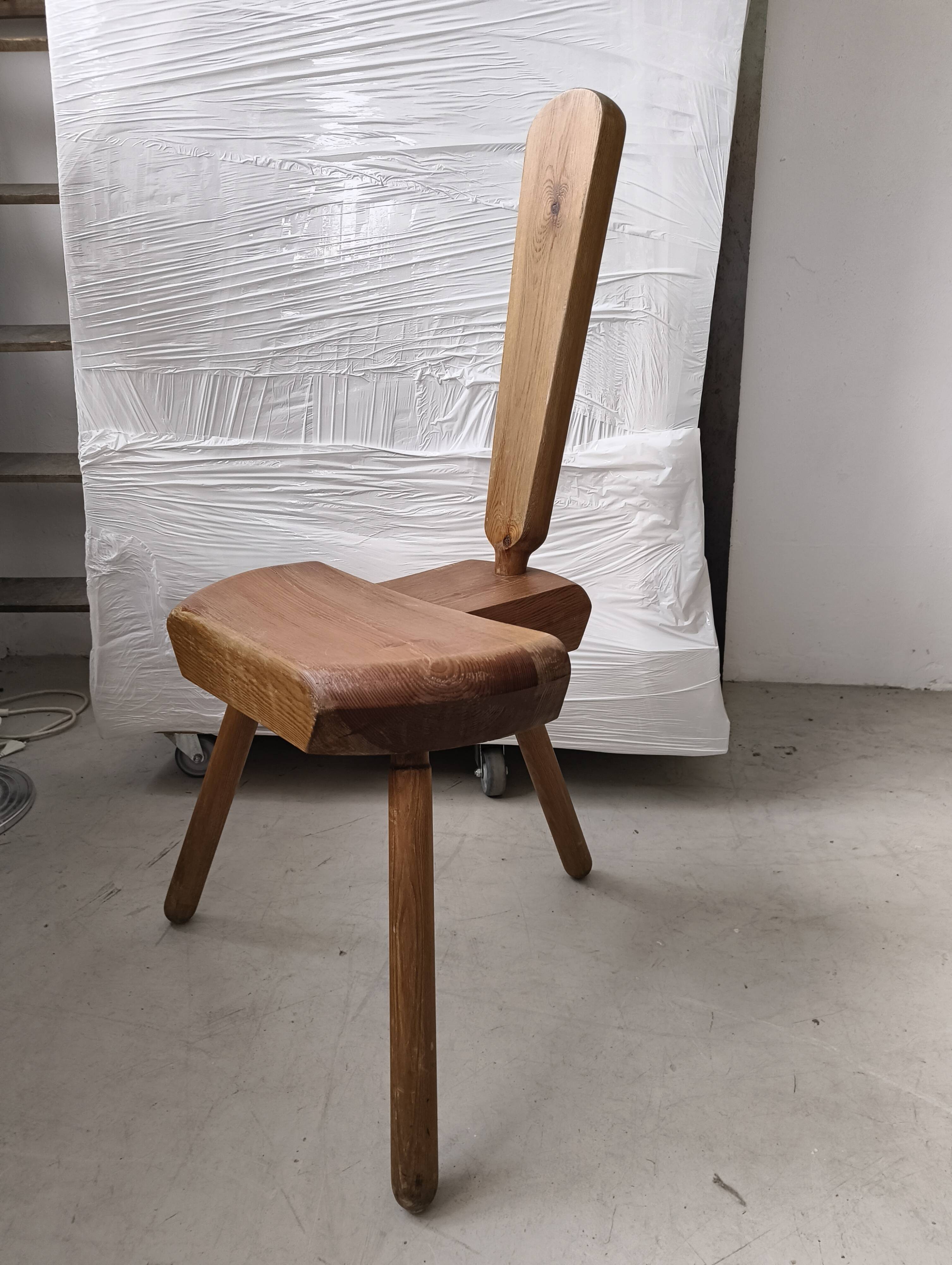 brutalistic primitive stool in pine