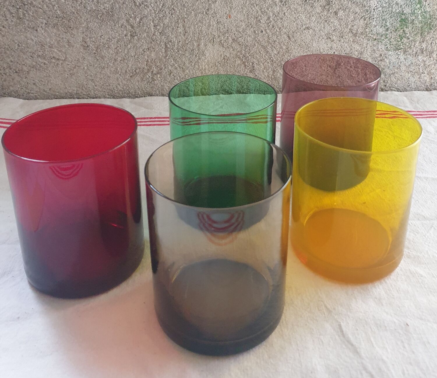 Set of 5 colored mouth-blown glasses 70's