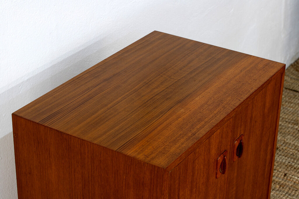 Scandinavian chest of drawers 60 cm