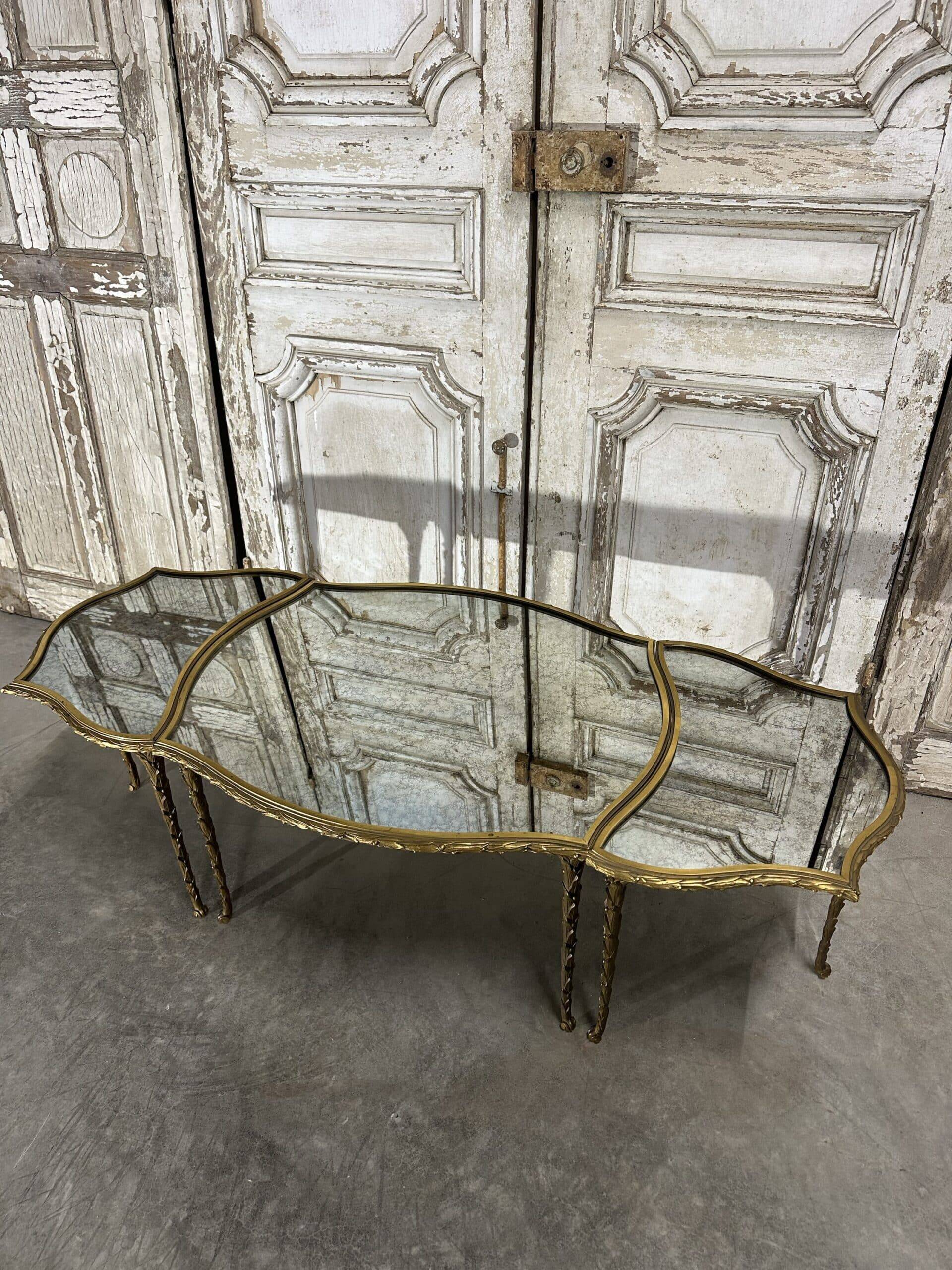 Table basse tripartite en bronze circa 1950-70