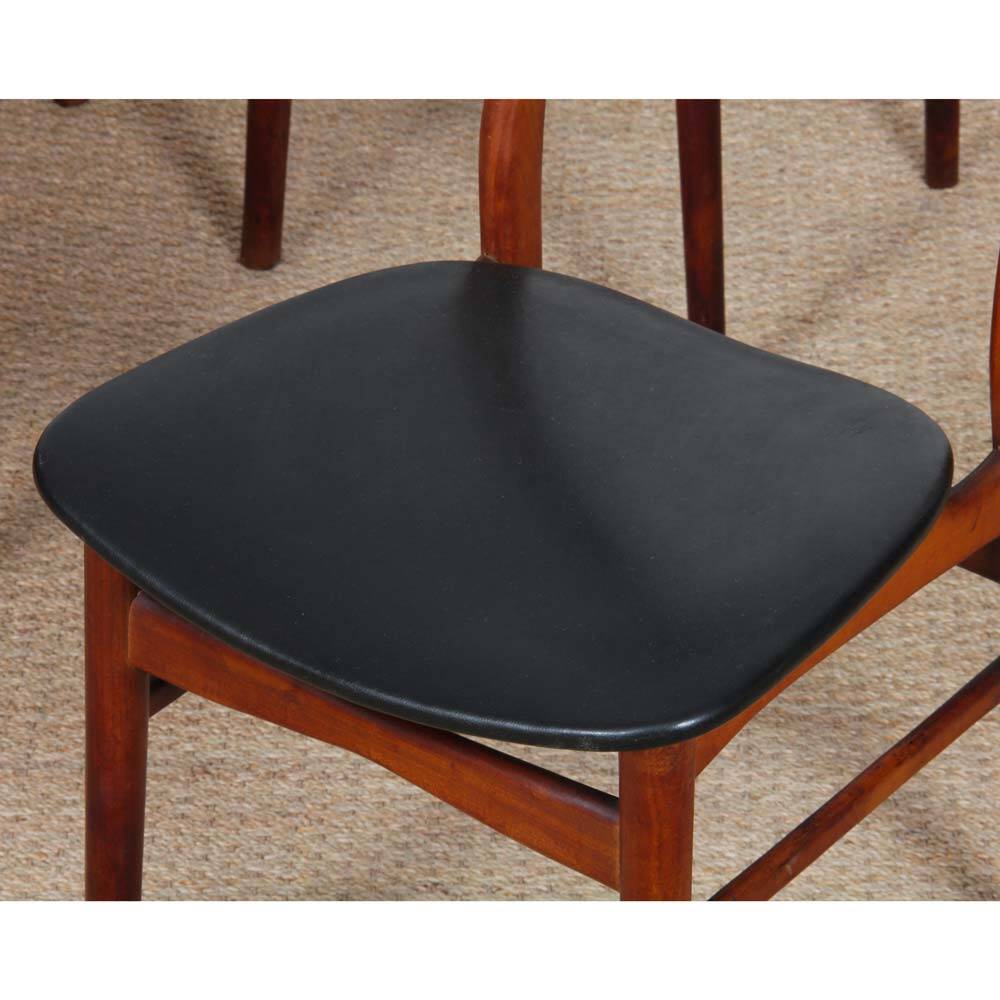 Set of 4 vintage wooden chairs in Scandinavian style, 1960.