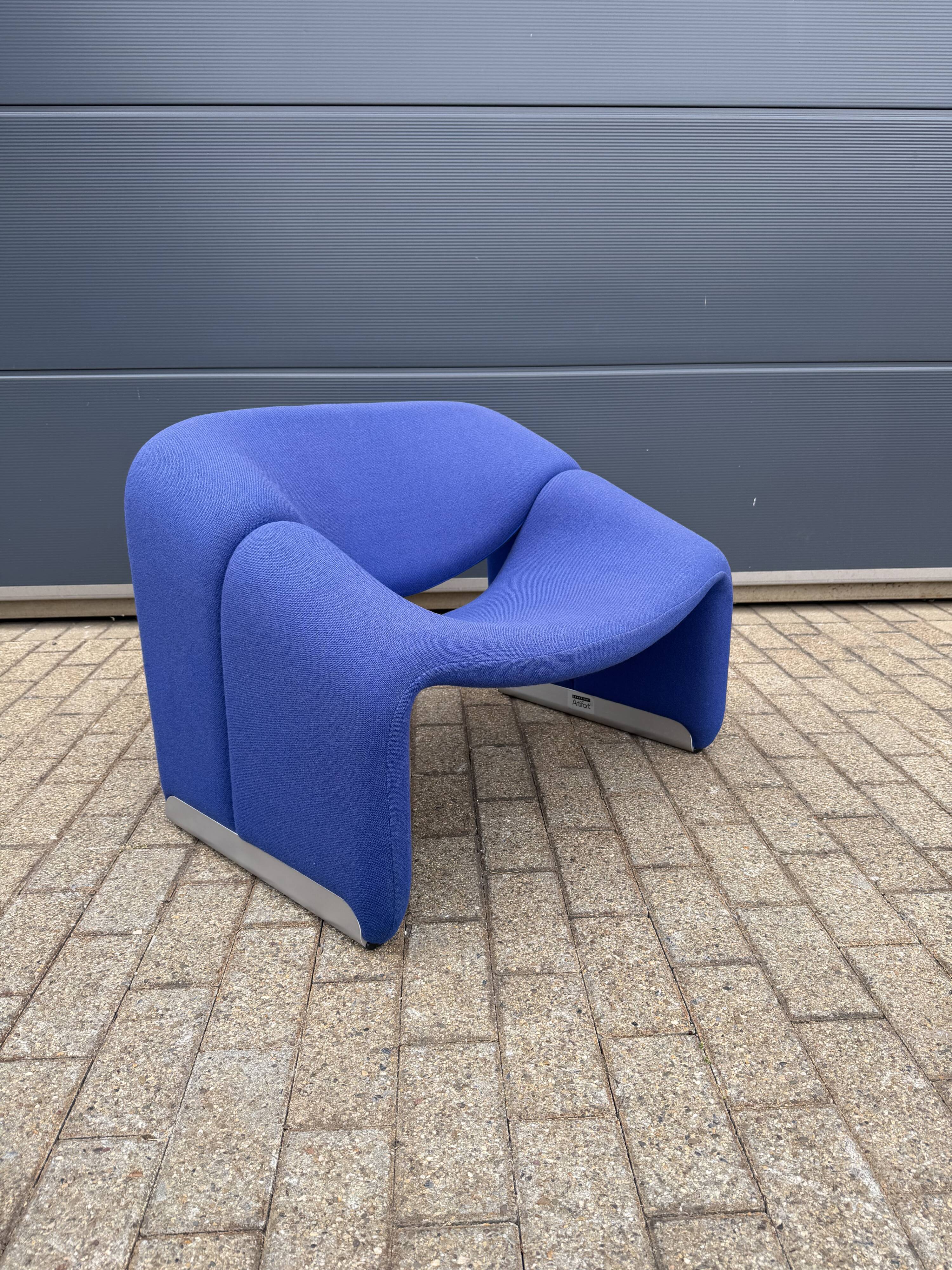 Artifort F598 Groovy armchair Pierre Paulin, Electric blue