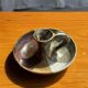 Petit bougeoir à main en grès bicolore brun et gris H6,5