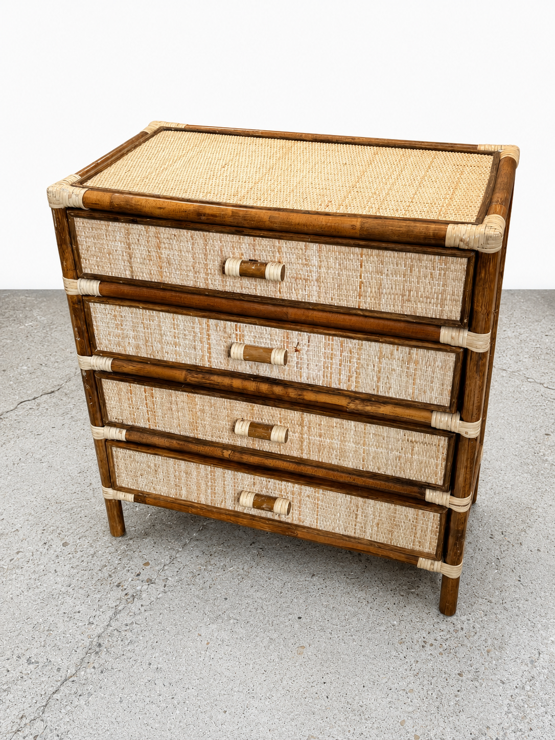 Commode en rotin