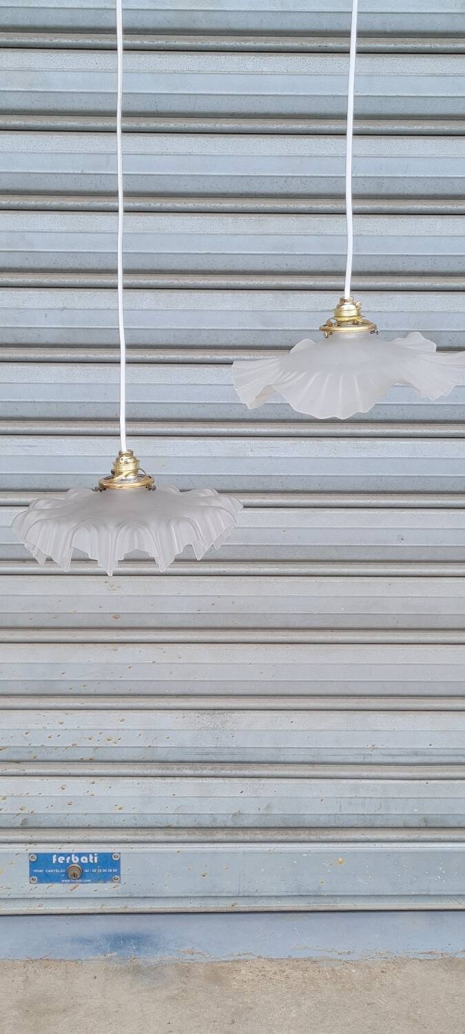 Paire de suspensions en verre poli