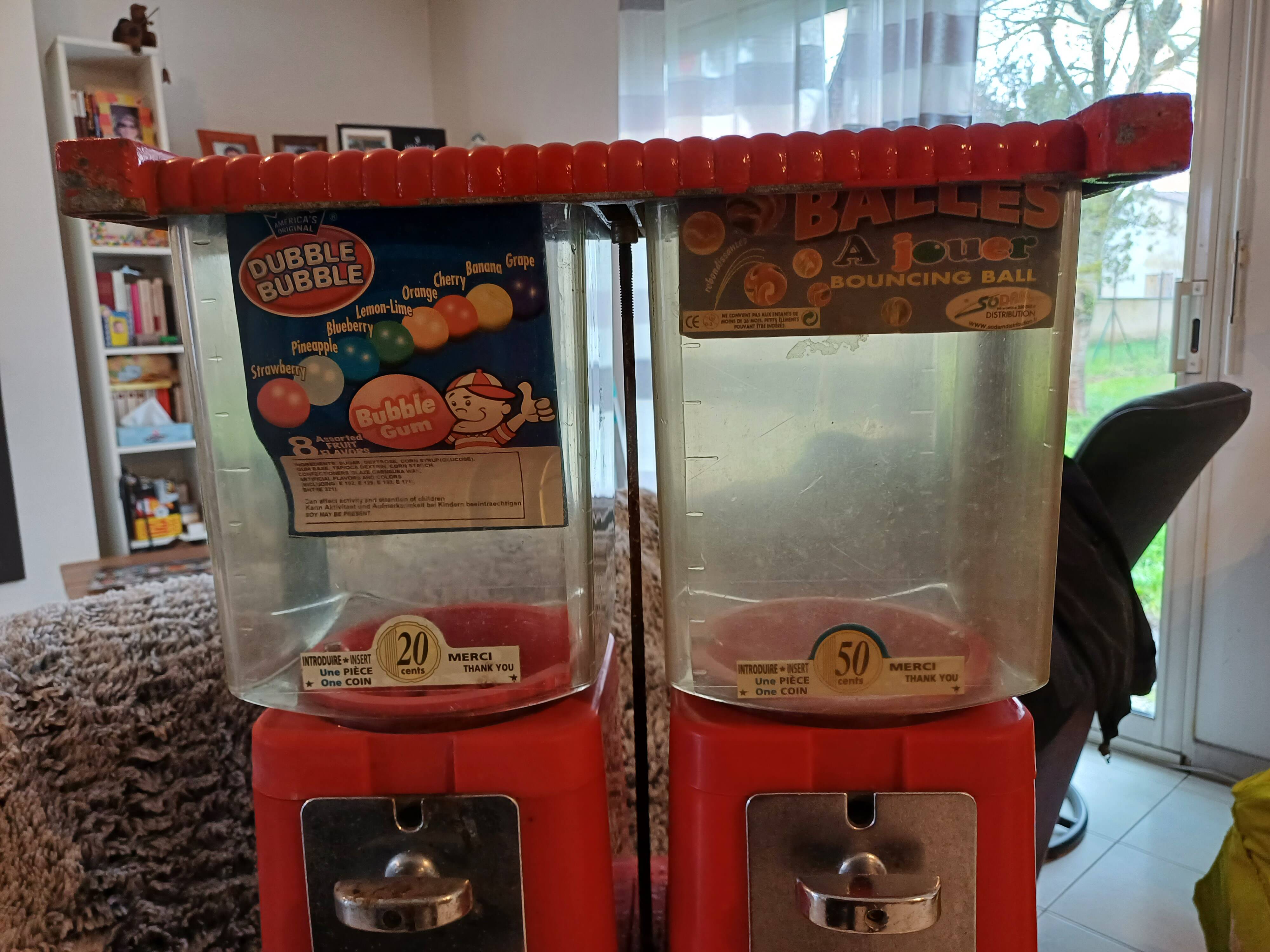 Brabo candy dispenser
