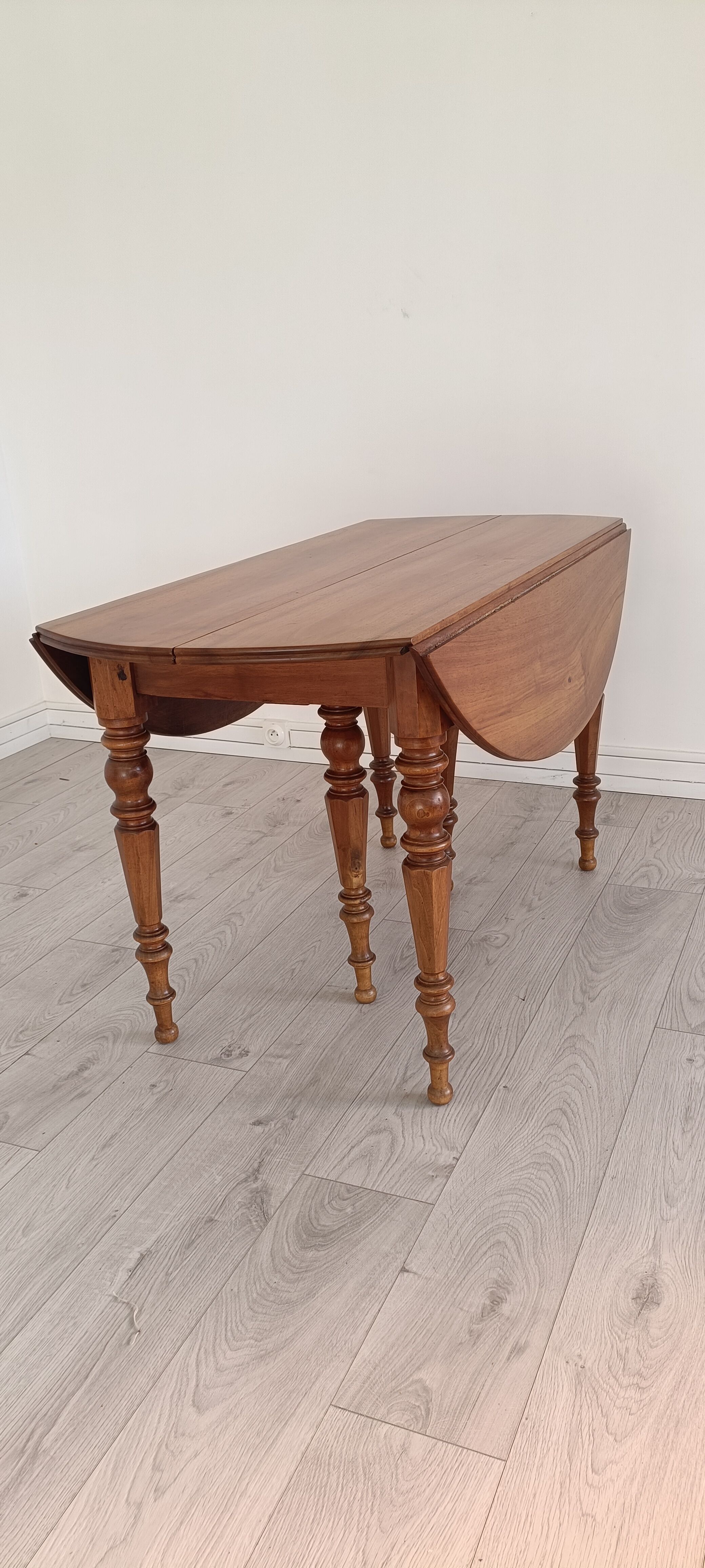 Table Louis Philipe old walnut 6 legs