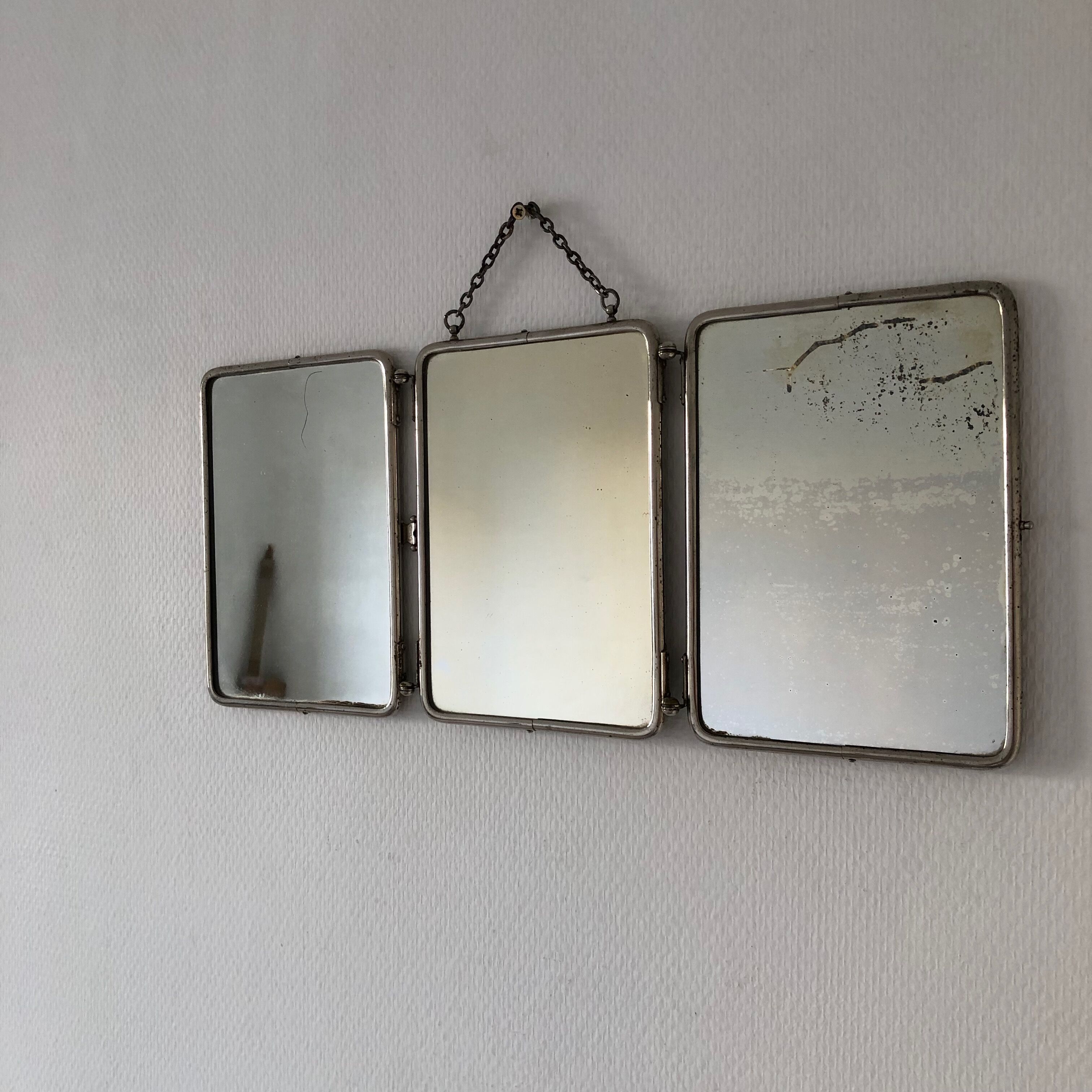 Mirror triptych barber, 1920 - 22 x 49cm