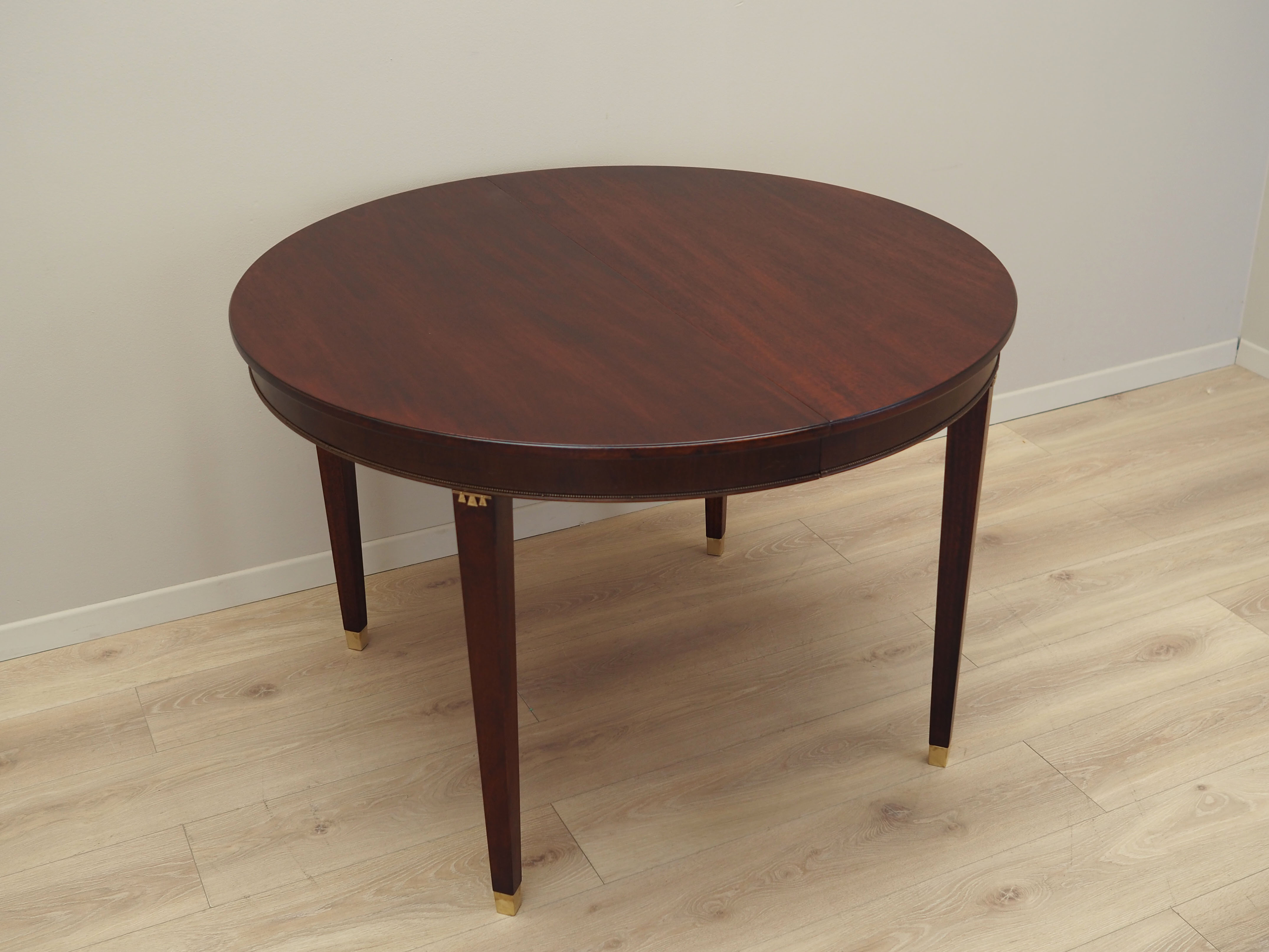 Round mahogany table, Danish design, 1970s, production: Denmark
