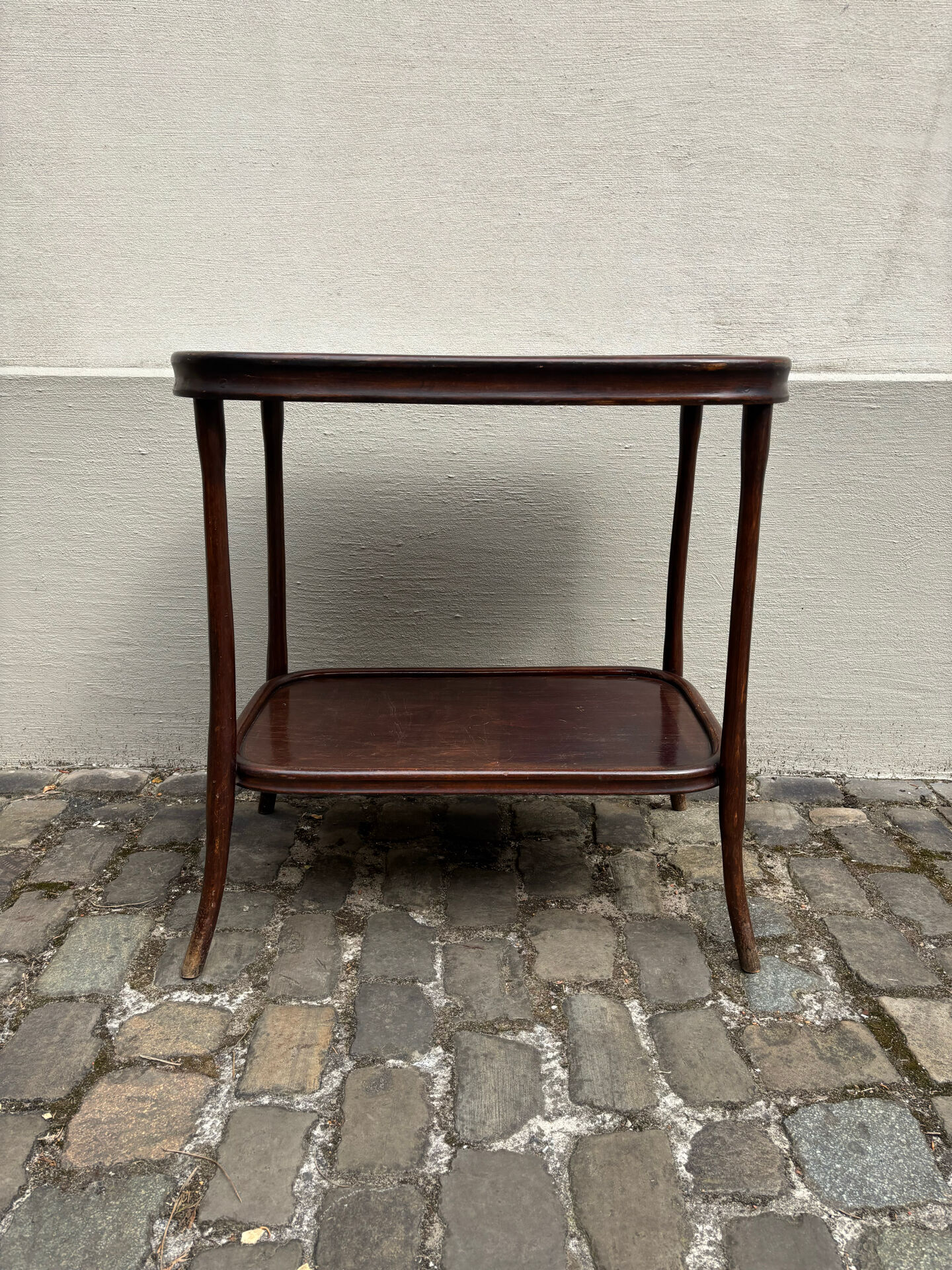 Table d'appoint Thonet ou Brothers Kohn