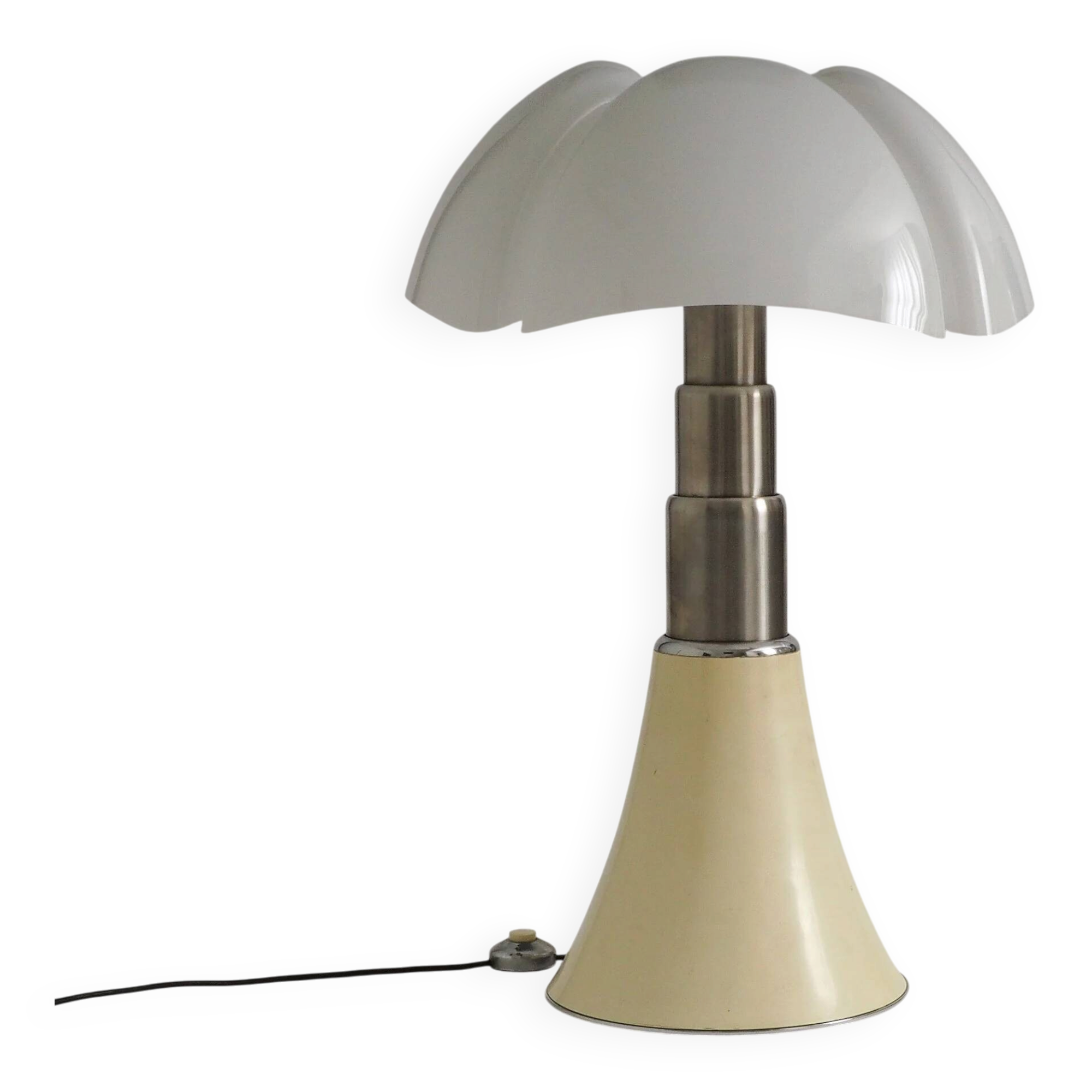 Grande lampe de table vintage Pipistrello par Gae Aulenti pour Martinelli Luce