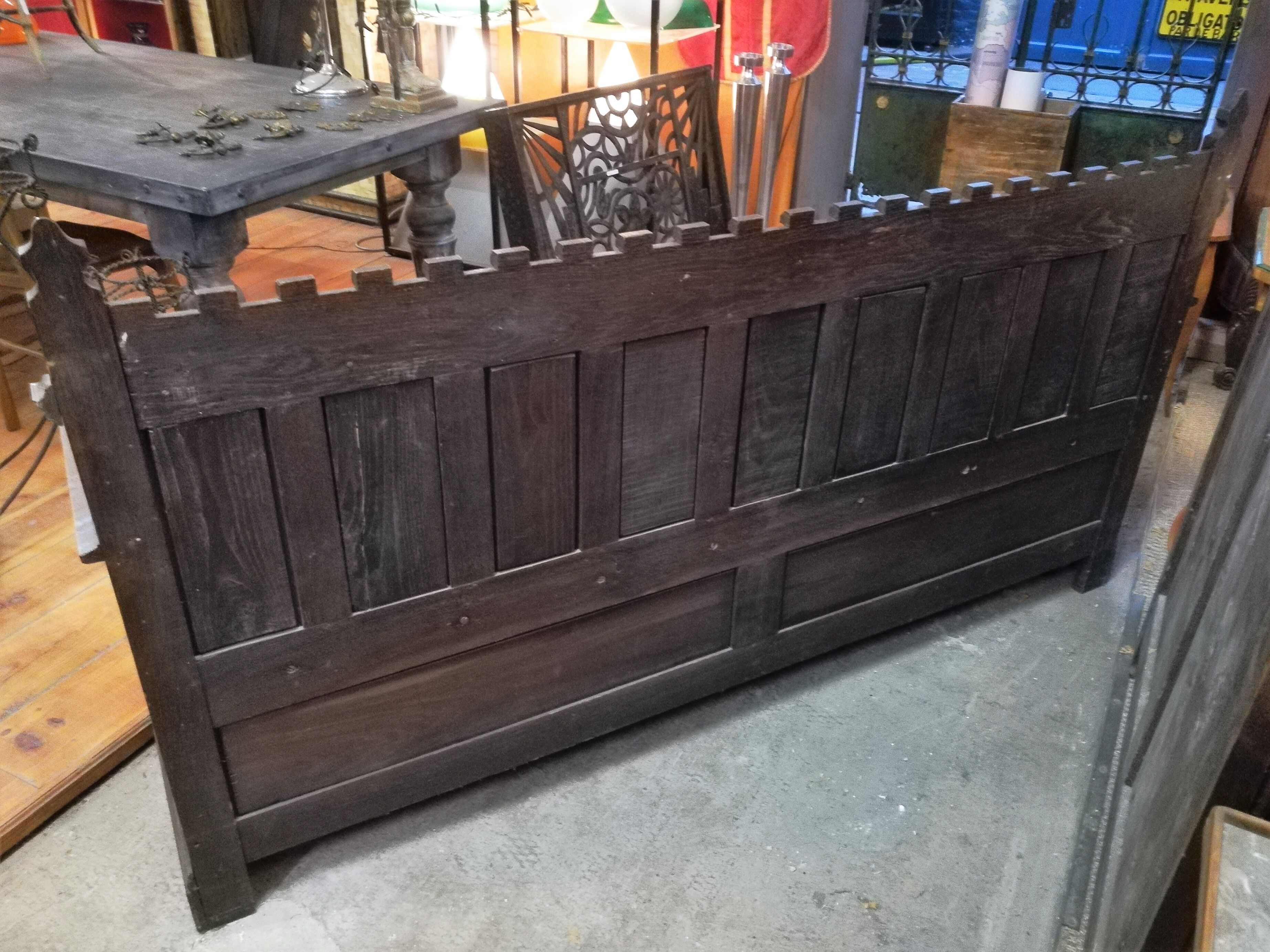 Bench chest oak end XIX