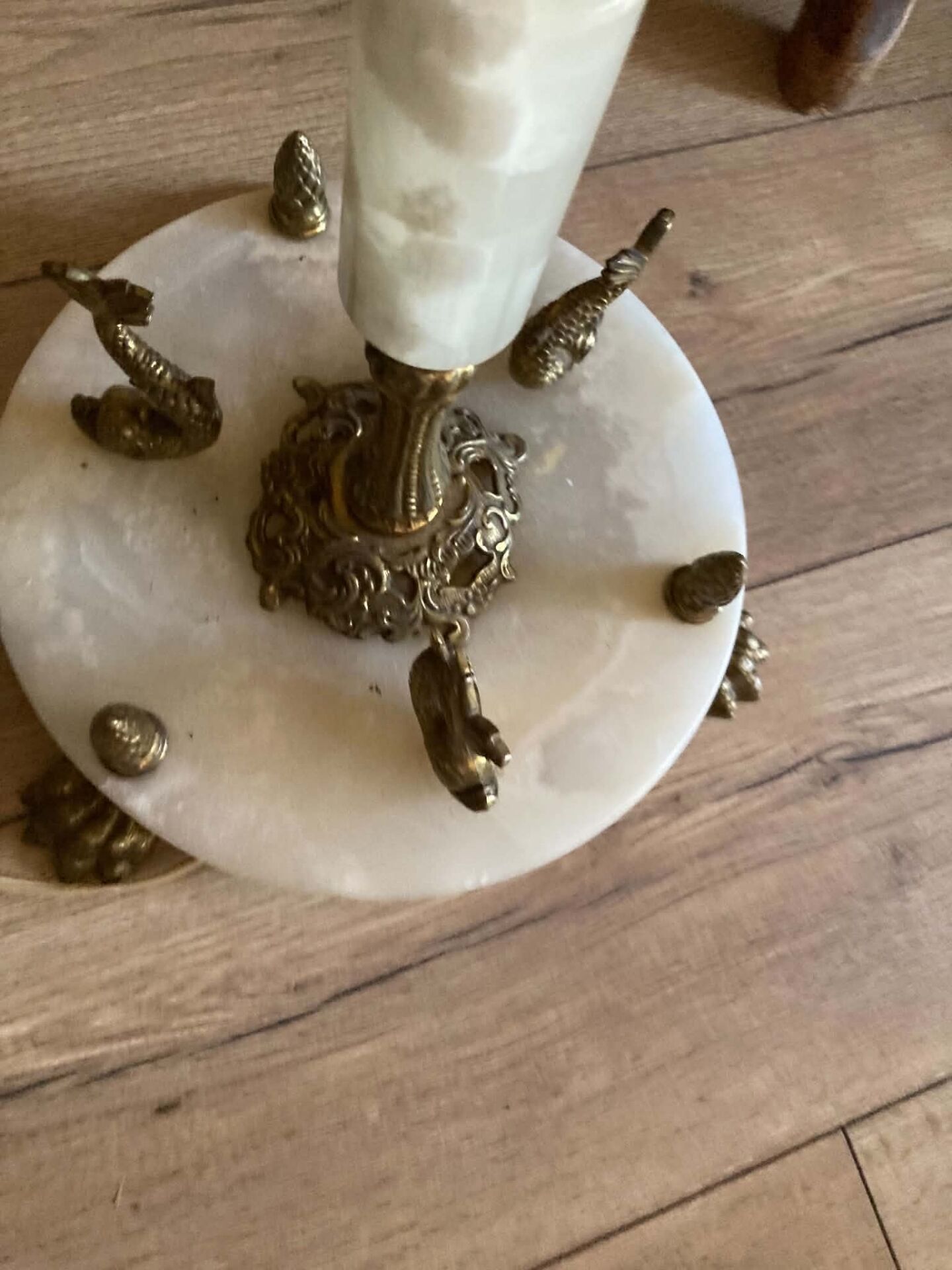 Lampadaire candélabre néo-classique en laiton doré et onyx — Style Flo