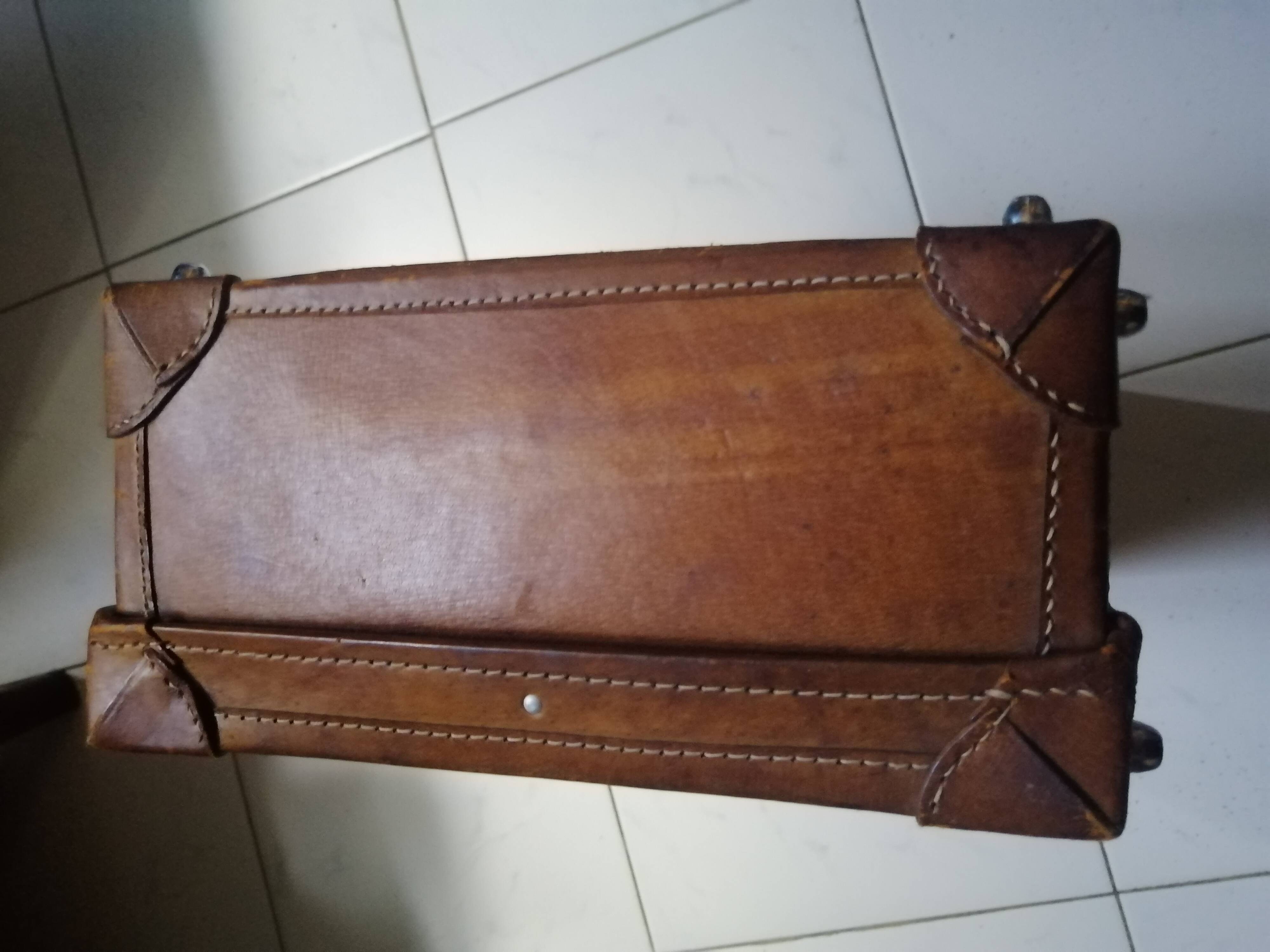Valise en cuir (golden leaf )