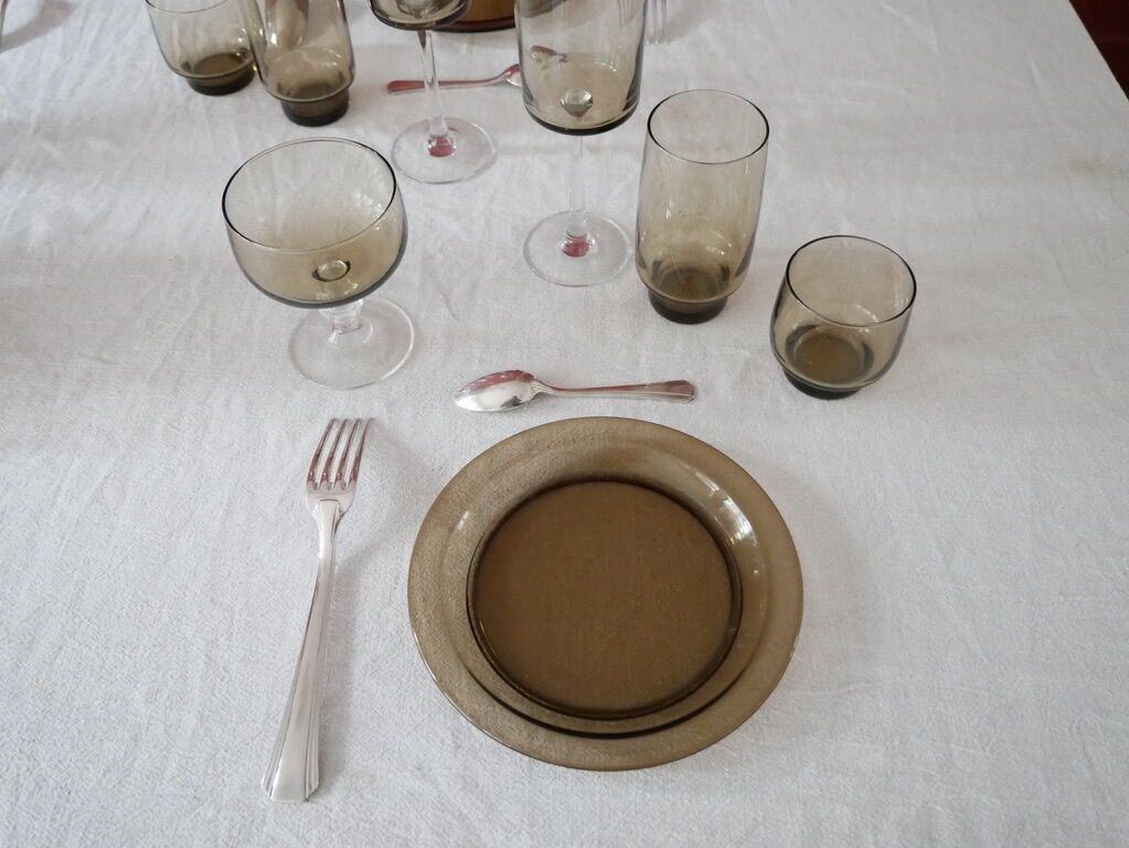 Ensemble de 6 coupes en verre fumé