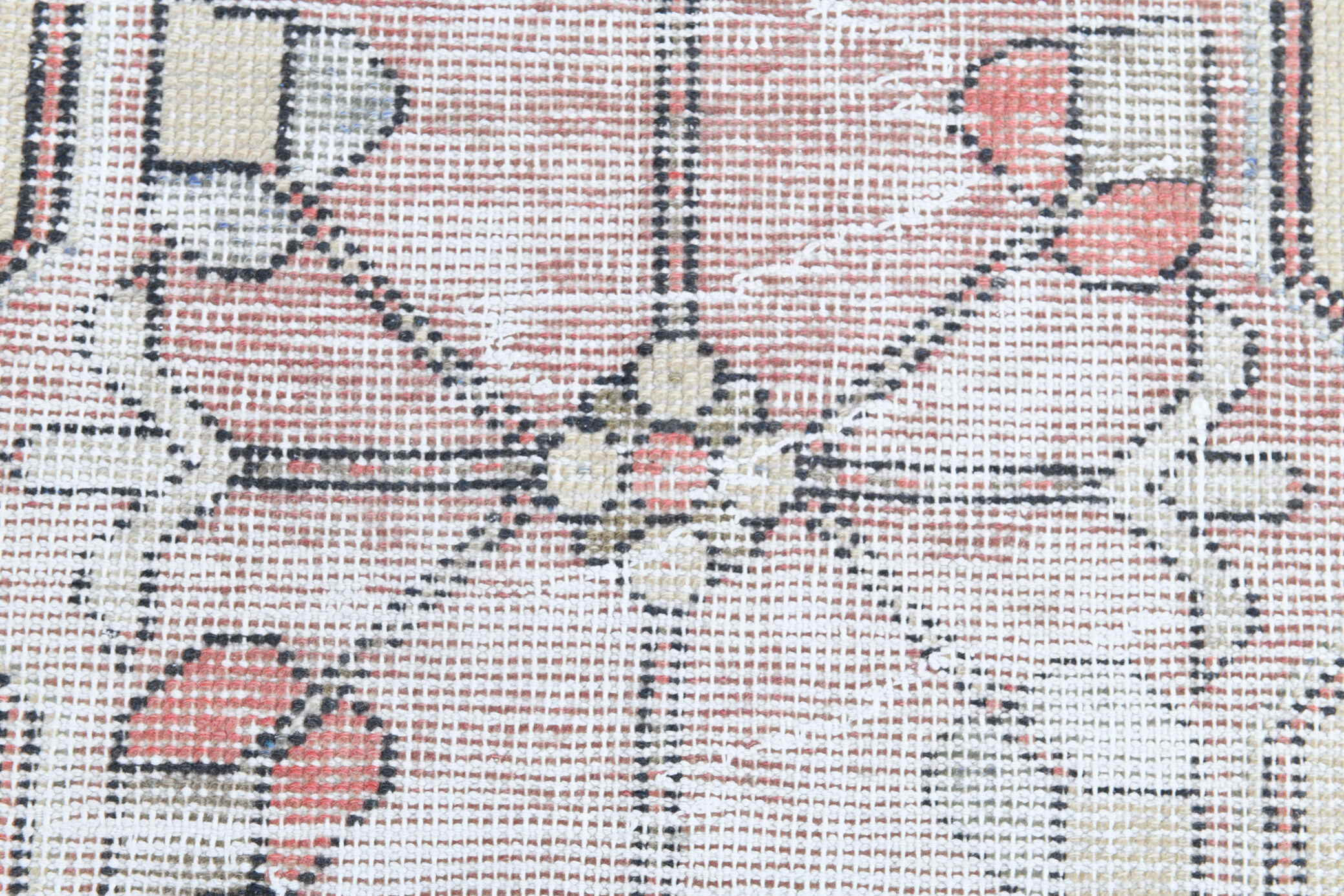 4x9 handmade distressed wool vintage rug 267x129cm