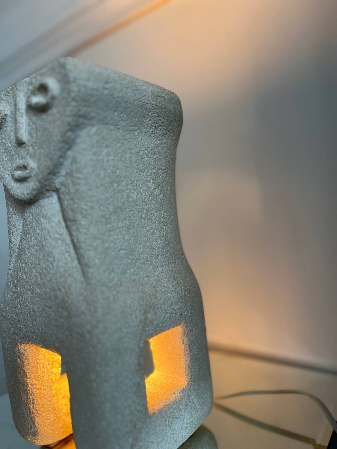 Stone lamp by sculptor Albert Tormos