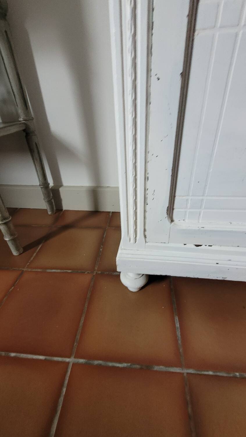 Armoire parisienne bonnetière vitrée
