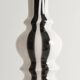 Lampe de table en verre artistique sculptural de style Murano, noir et blanc, années 1960.