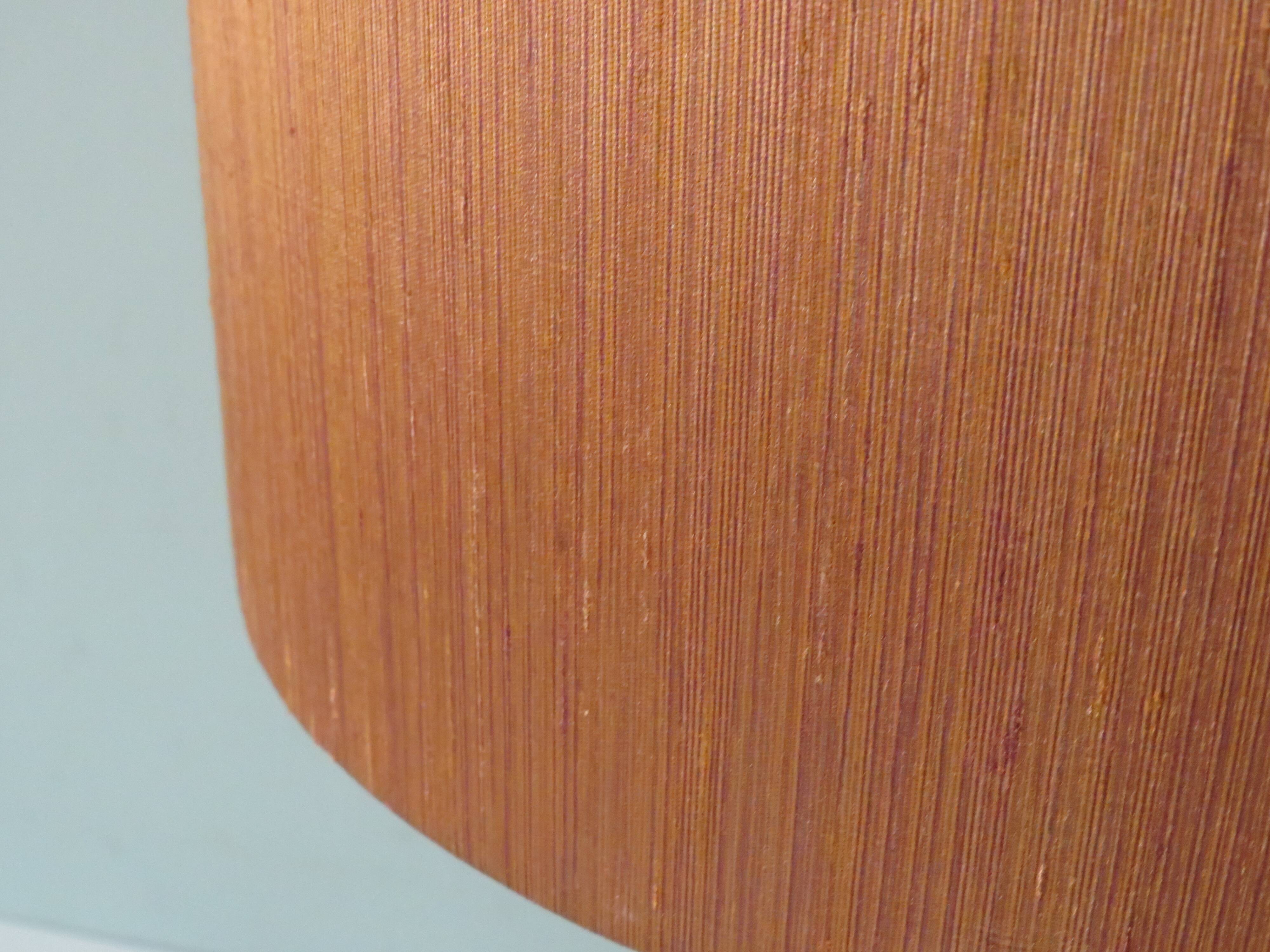 Lampe à poser en céramique émaillée couleur crème Louis Drimmer  avec nouvel abat-jour.