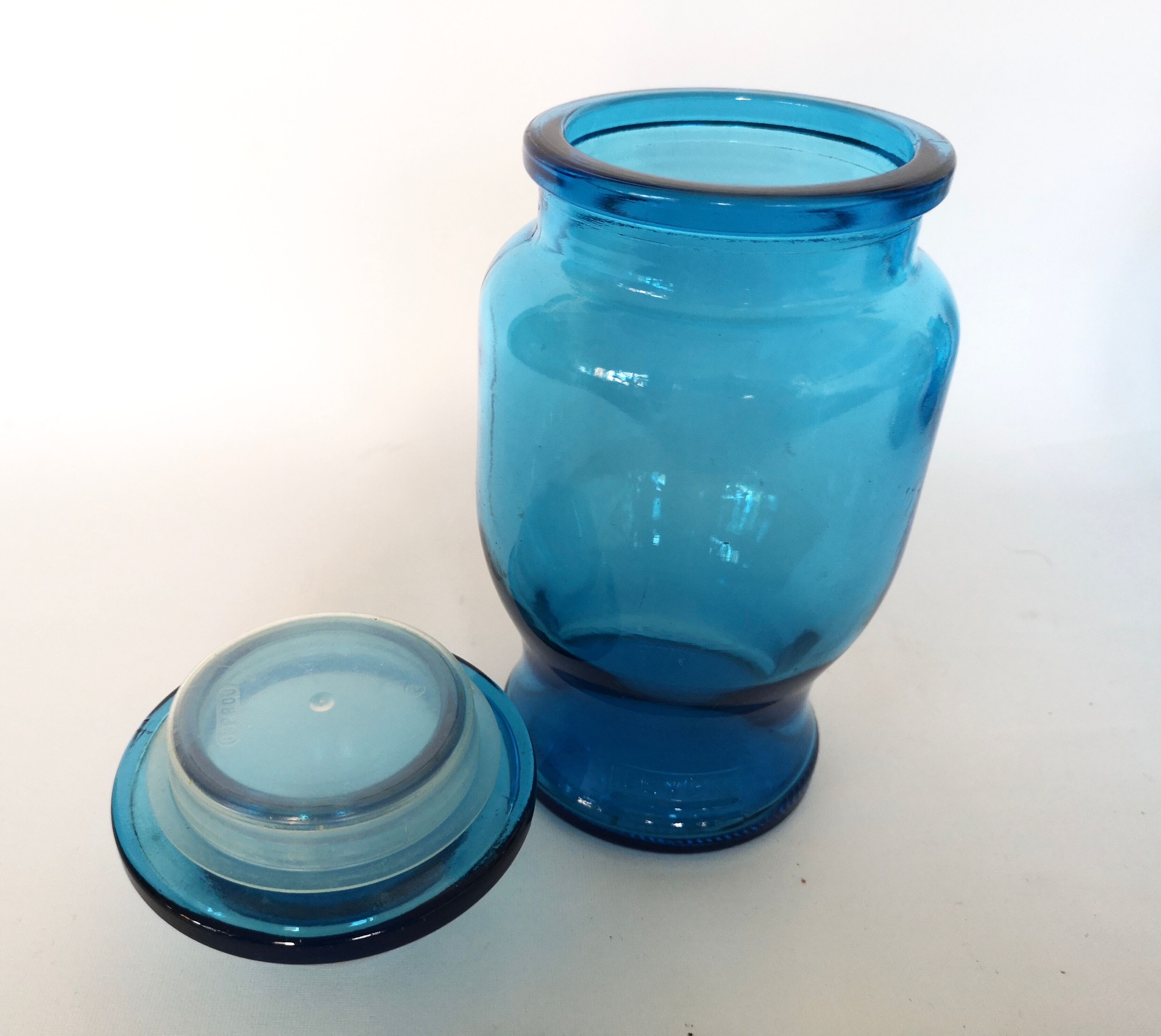 Ensemble de 6 bocaux en verre bleu