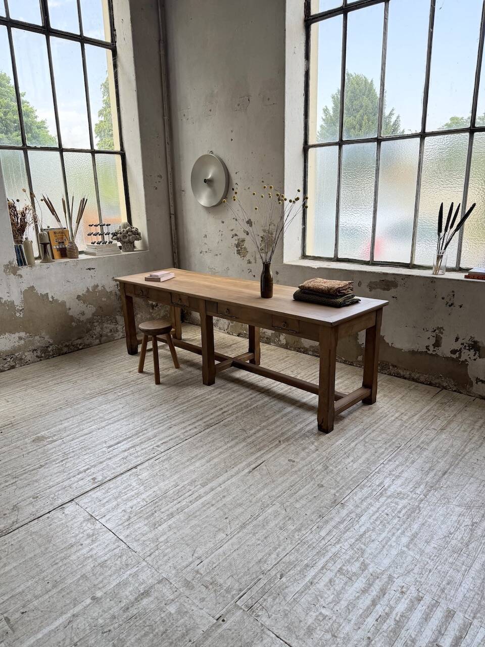 Antique farmhouse or drapery table in walnut, 1900 XL