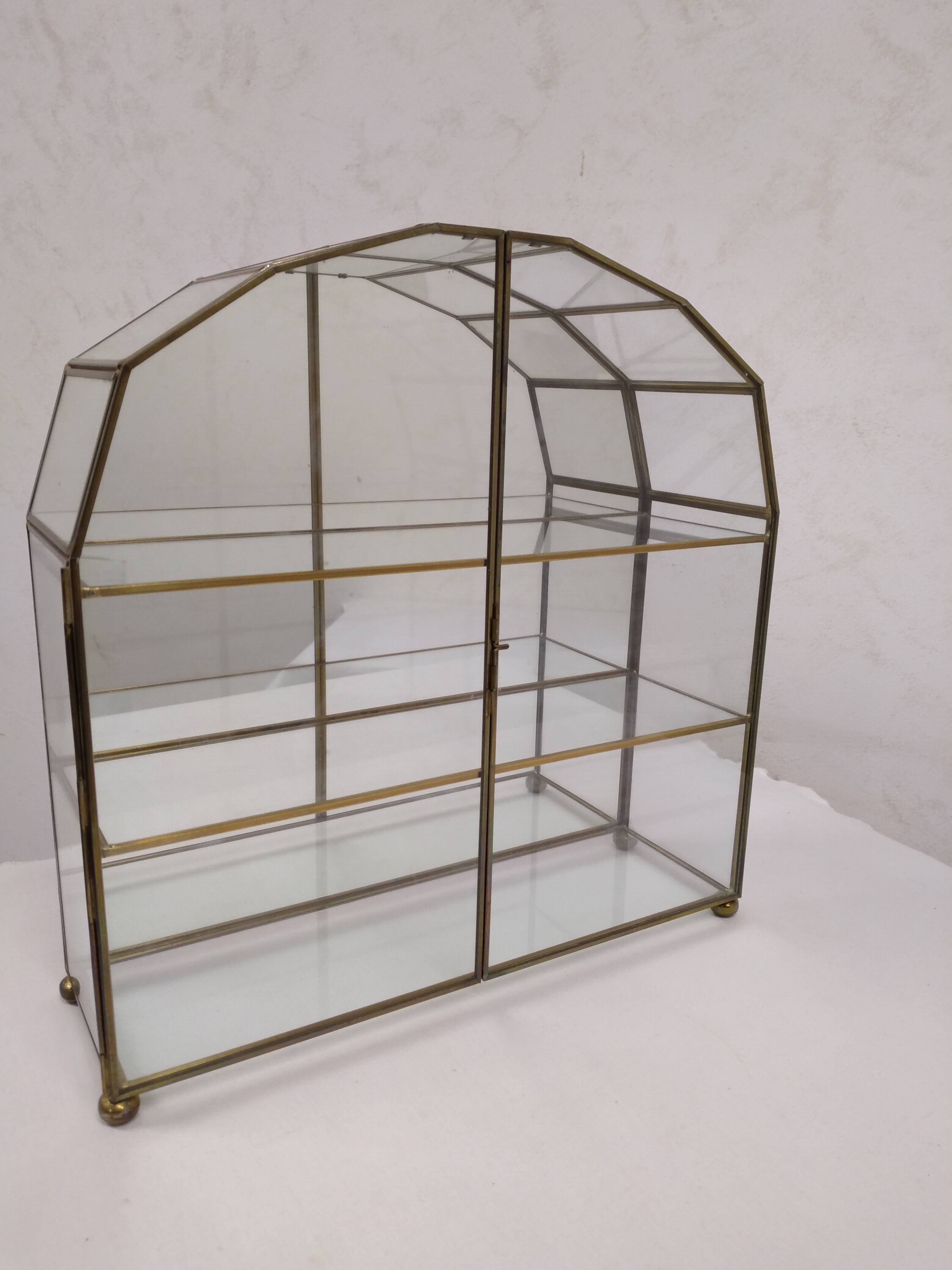 Old table display case