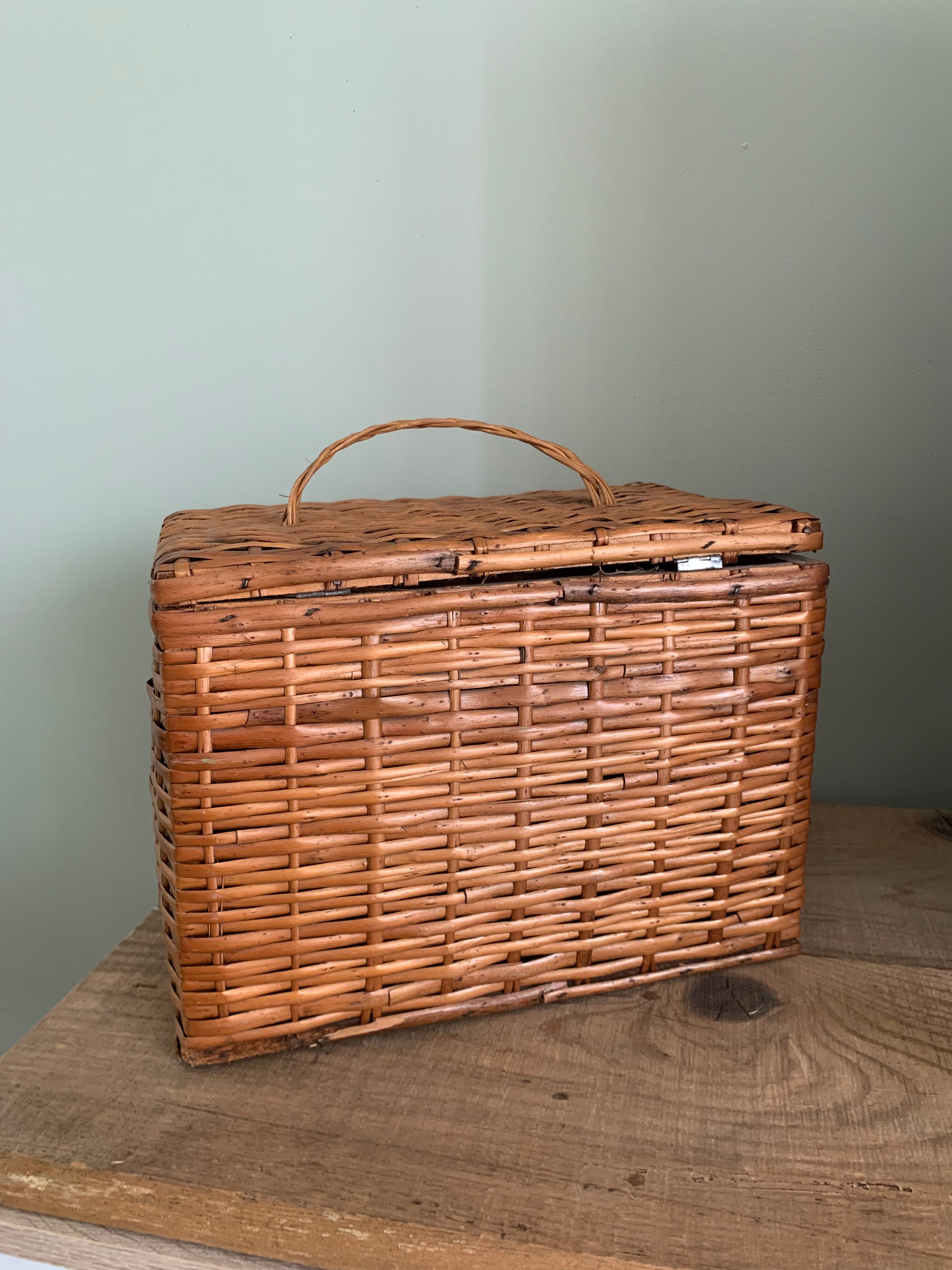 Small vintage wicker chest with clasp