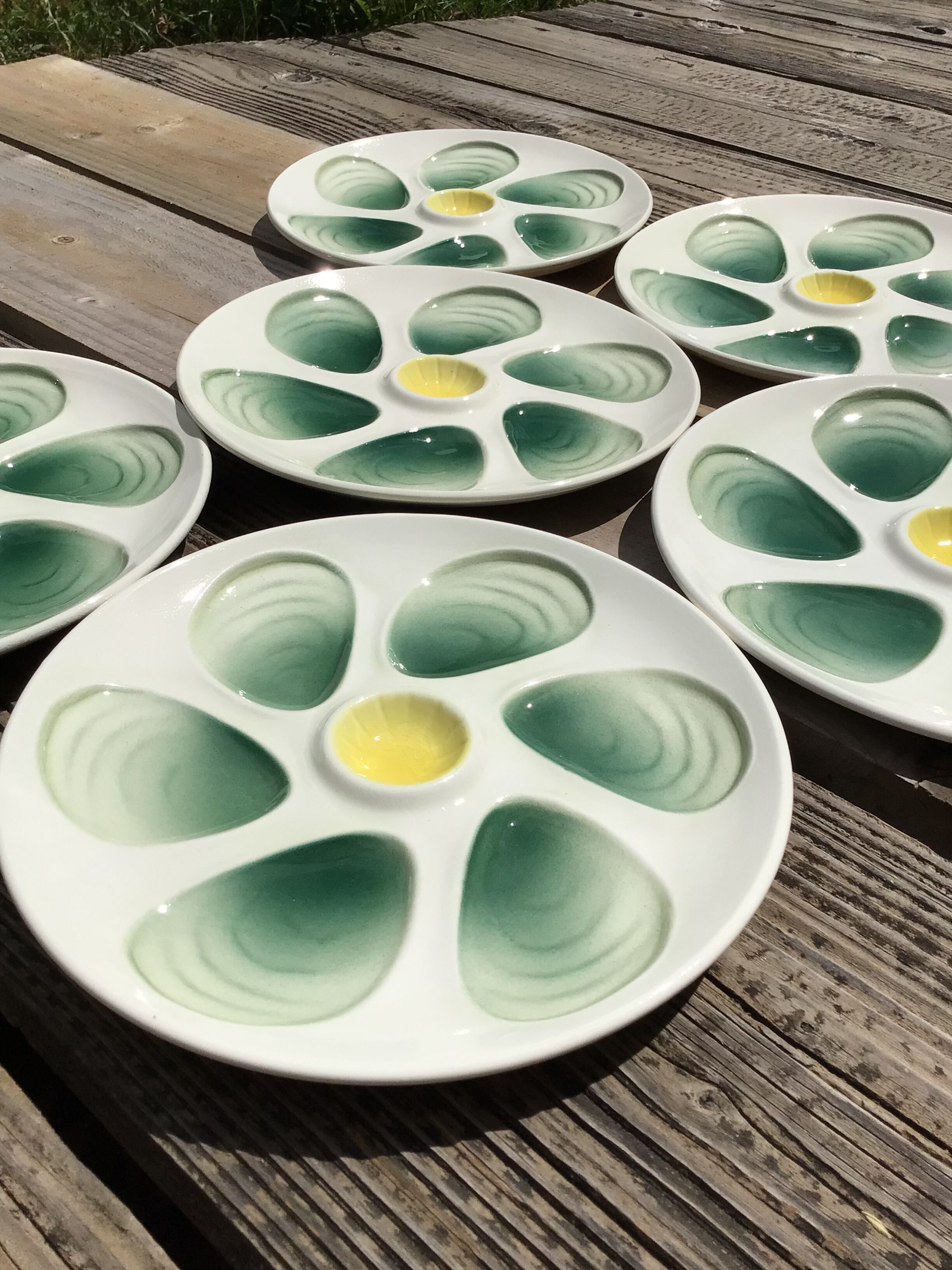 6 oyster plates Salins green earthenware cream