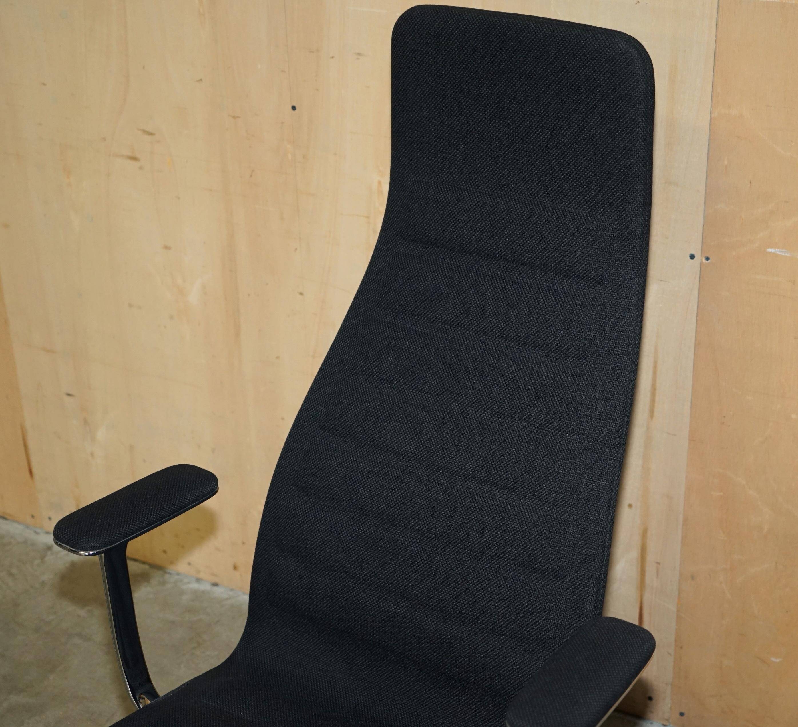 Pair of Cappellini Lotus lounge chairs by Jasper Morrison