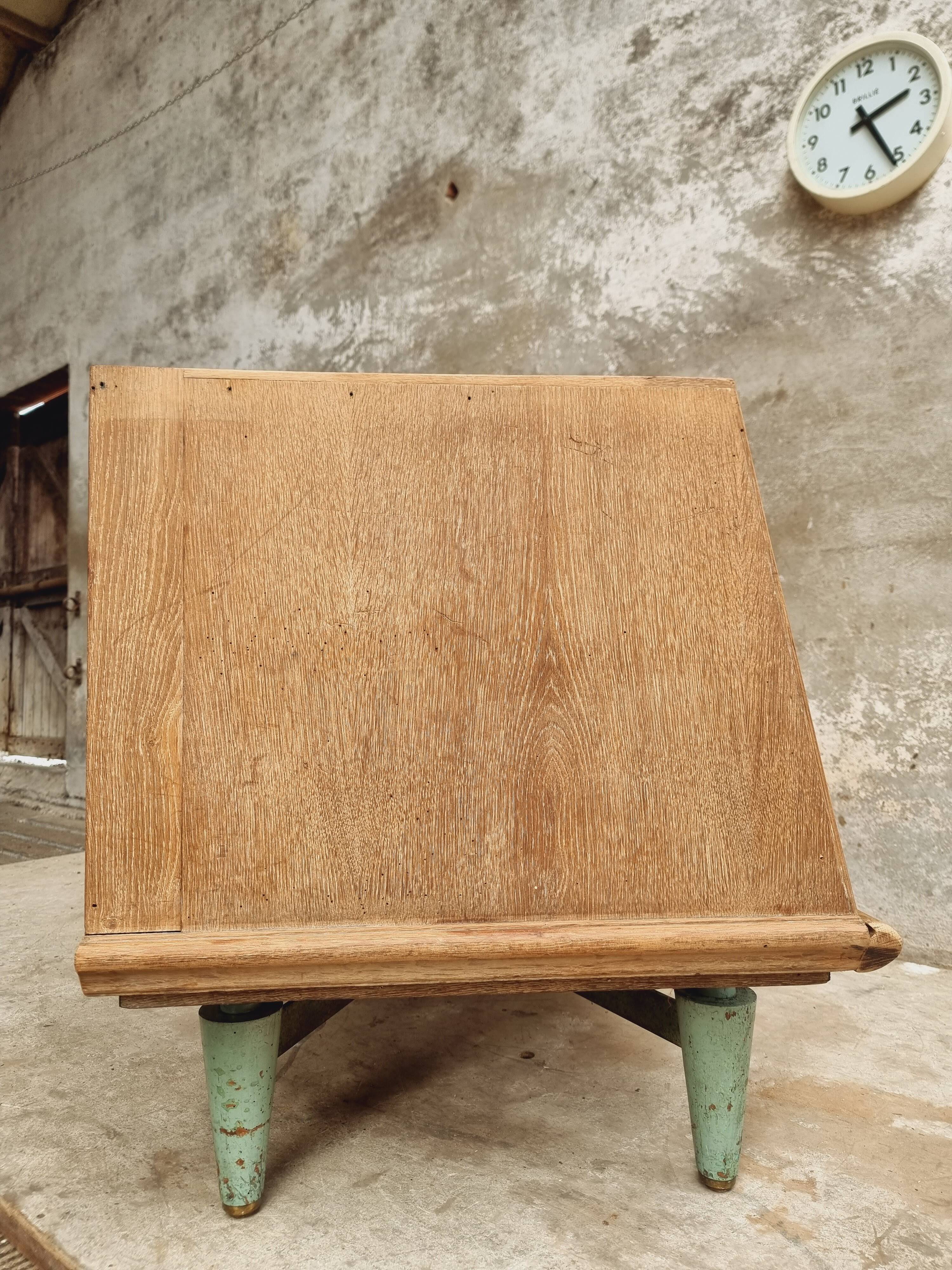 Side table in oak
