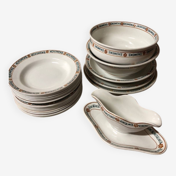 Complete dinner set by Saint-Amand